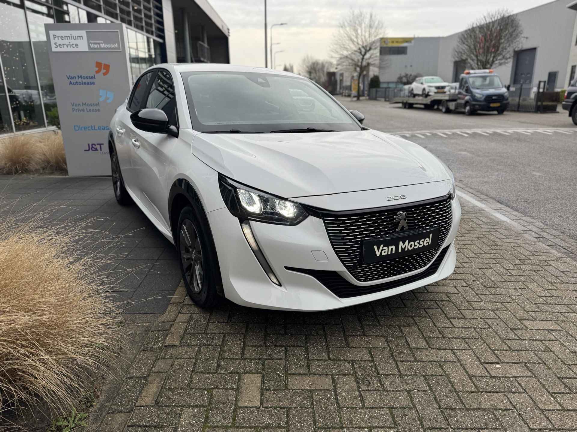 Peugeot e-208 EV Style 50 kWh | Apple Carplay/Android Auto | Camera | Climate control - 6/28