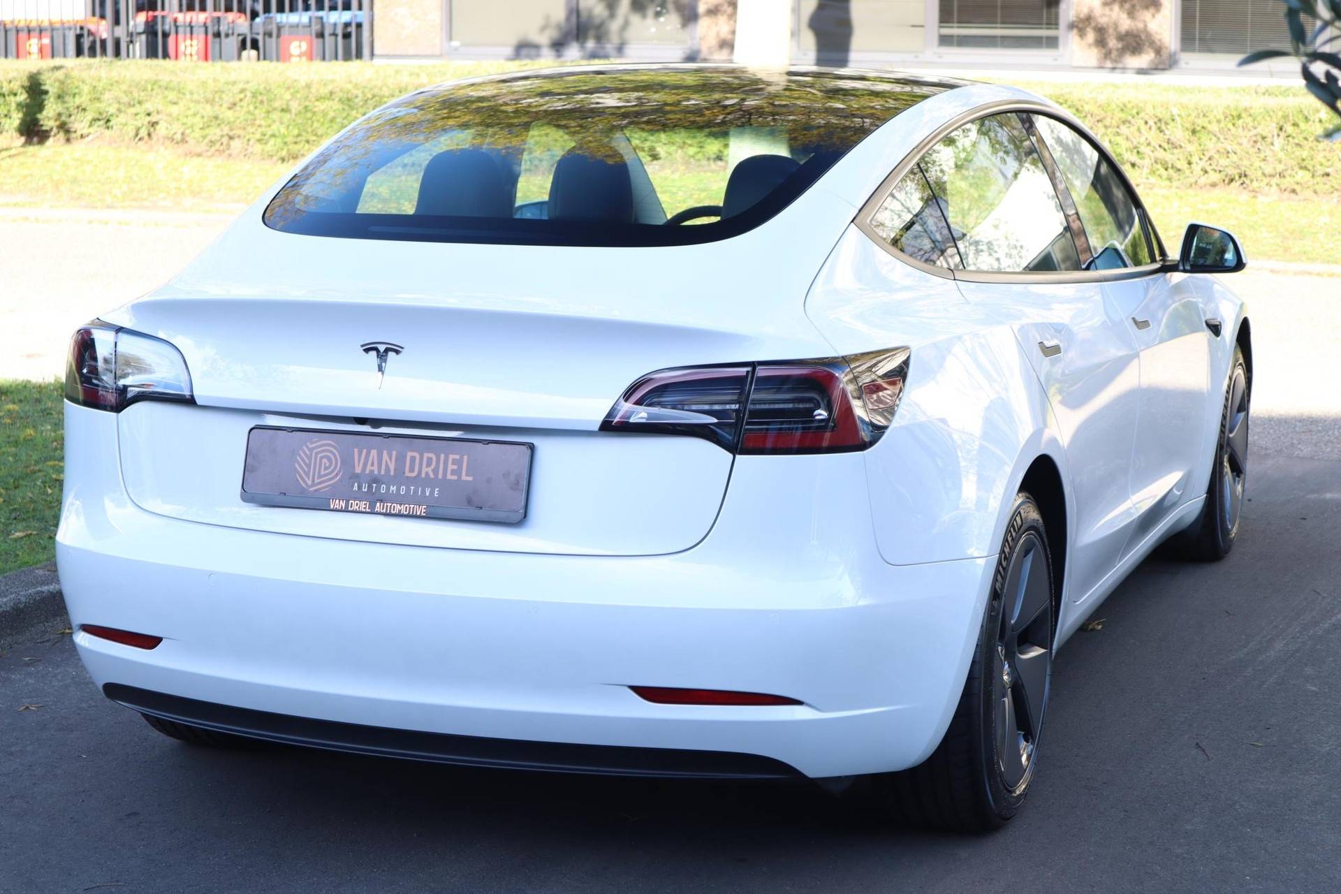 Tesla Model 3 Standard RWD Plus | Pearl White Multi-Coat | - 3/16