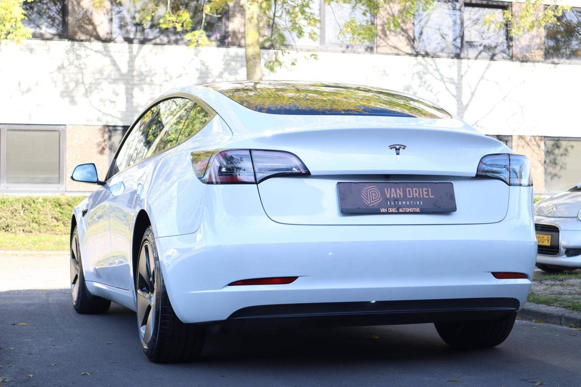 Tesla Model 3 Standard RWD Plus | Pearl White Multi-Coat | - 10/16