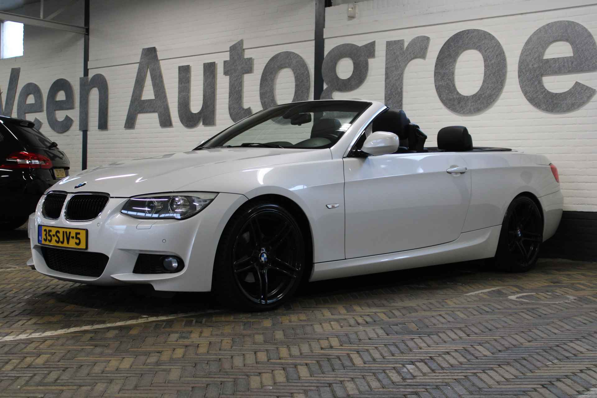 BMW 3 Serie Cabrio 320i Sport Edition M-sport | Hard top | Cruise control | Climate control | Bluetooth | M-sport pakket | Harman/Kardon audio | Memory seat | Parelmoer | - 24/66