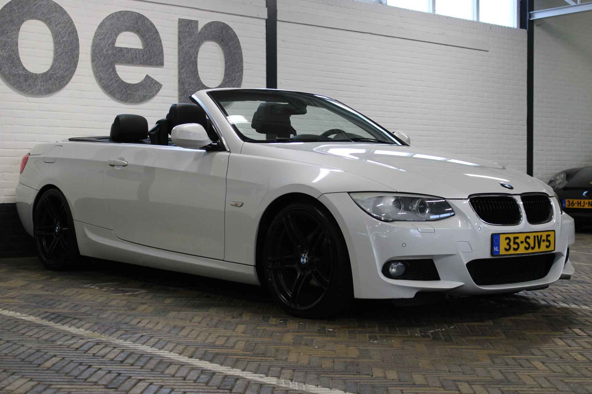 BMW 3 Serie Cabrio 320i Sport Edition M-sport | Hard top | Cruise control | Climate control | Bluetooth | M-sport pakket | Harman/Kardon audio | Memory seat | Parelmoer | - 26/66