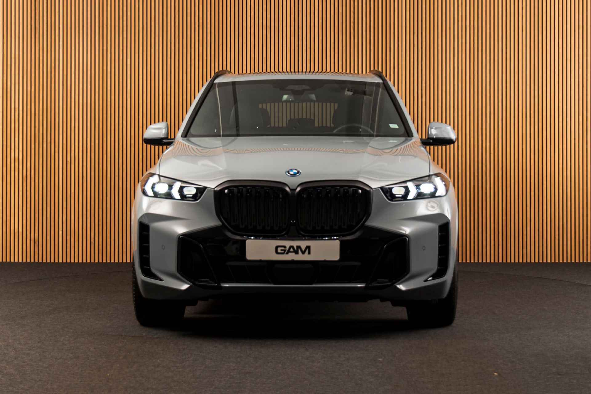 BMW X5 xDrive50e H/K-MSPORT-MASSAGE-22"-PANO - 8/26