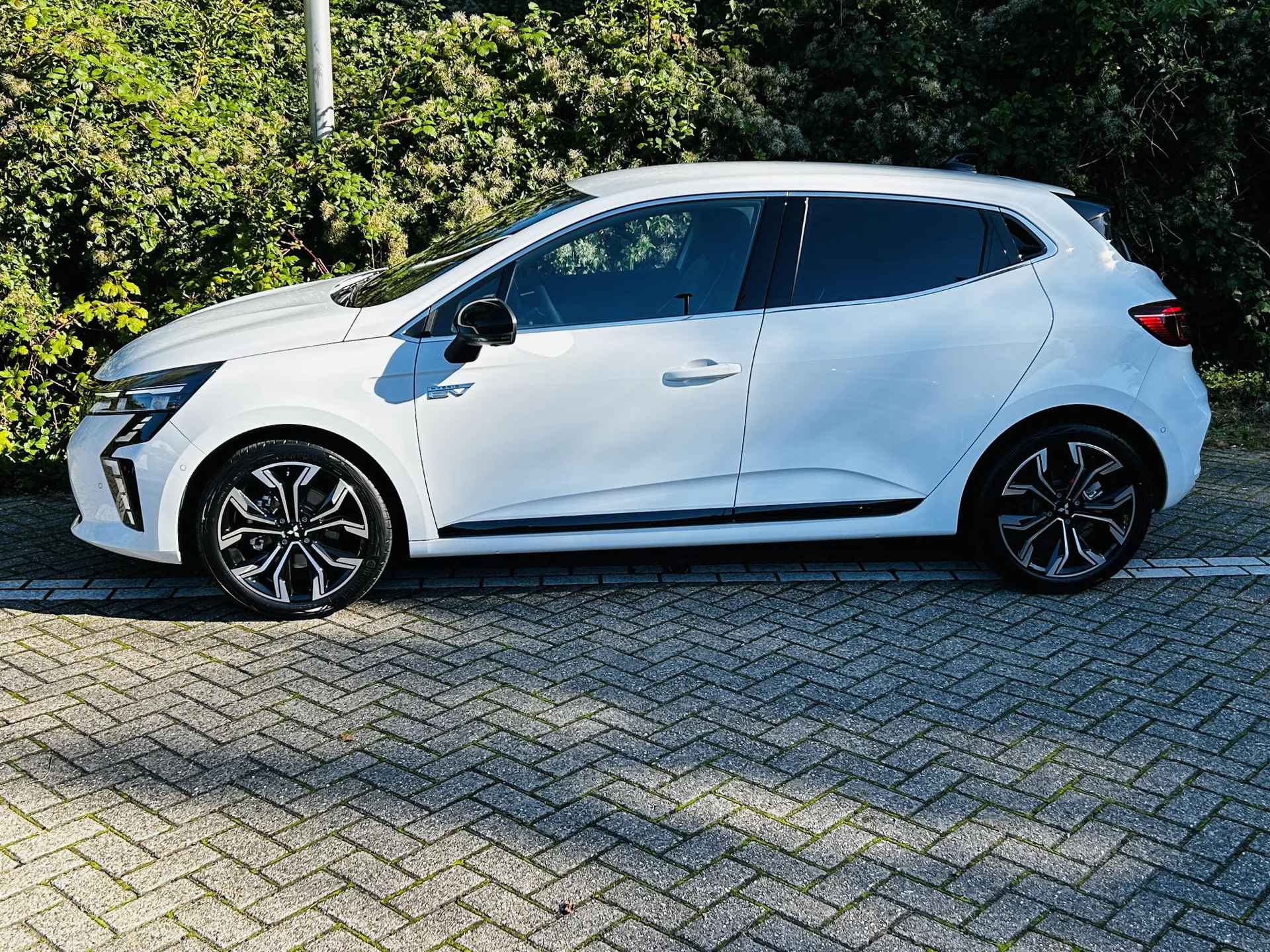 Mitsubishi Colt 1.6 HEV Instyle Hybrid 8 jaar garantie| NU 3000,- VOORRAAD KORTING . 360 Camera | Parkeersensoren Voor/Achter | Dode hoek detectie| Stuur/Stoelverwarming | Adaptive cruise control | USB-aansluiting voor/Achter | Automatische regen/licht sensor | - 2/32