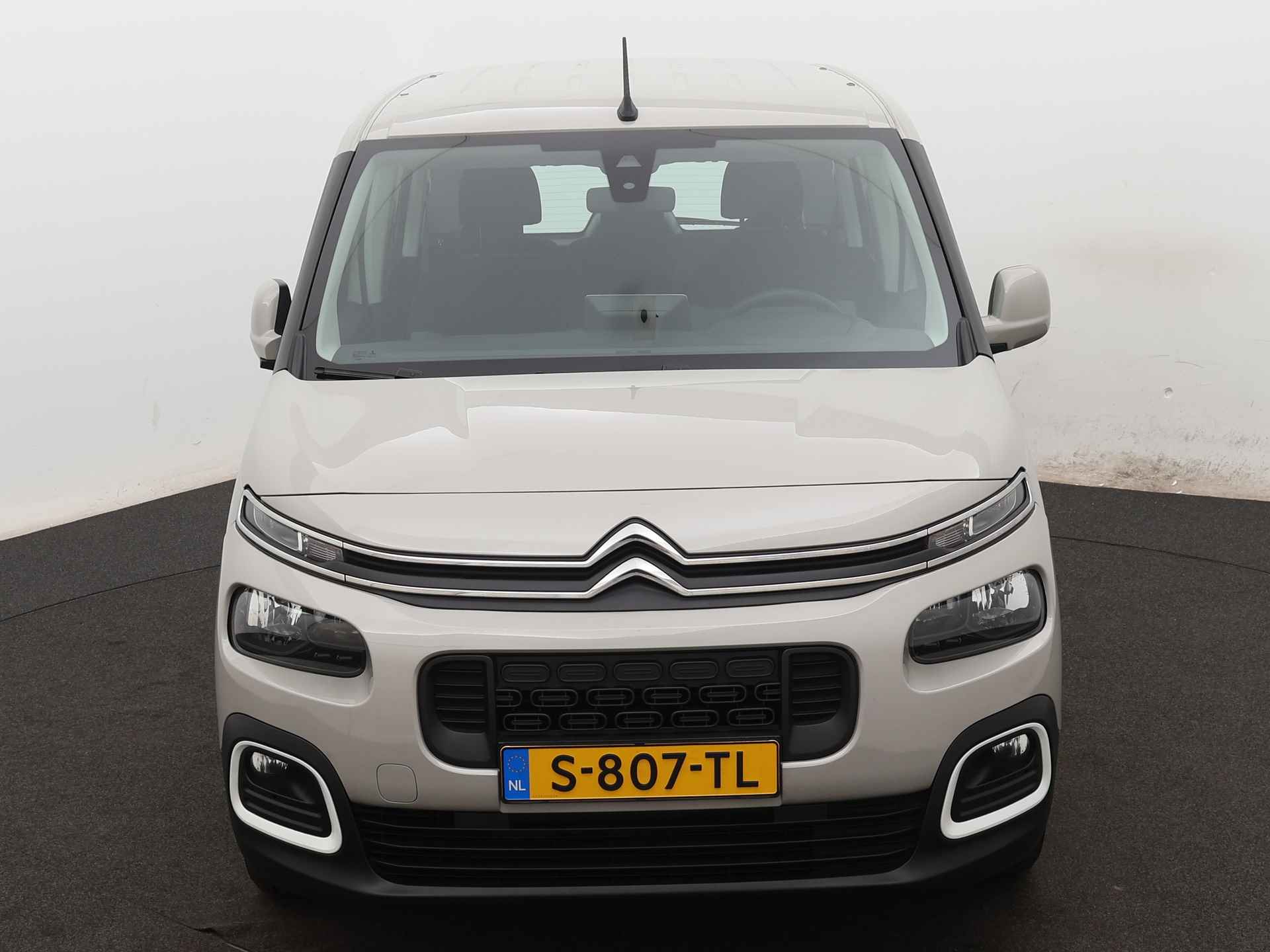 Citroën Berlingo 1.2 PureTech Live Ingepland voor nieuwe bodemverlaging t.b.v. rolstoelvervoer (Prijs incl. bodemverlaging) - 23/31
