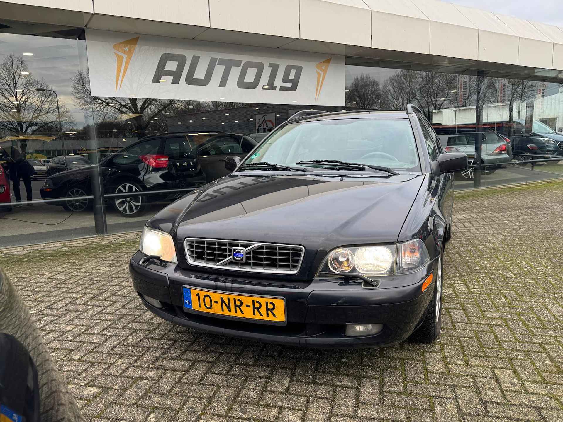 Volvo V40 1.8 Europa - 10/14