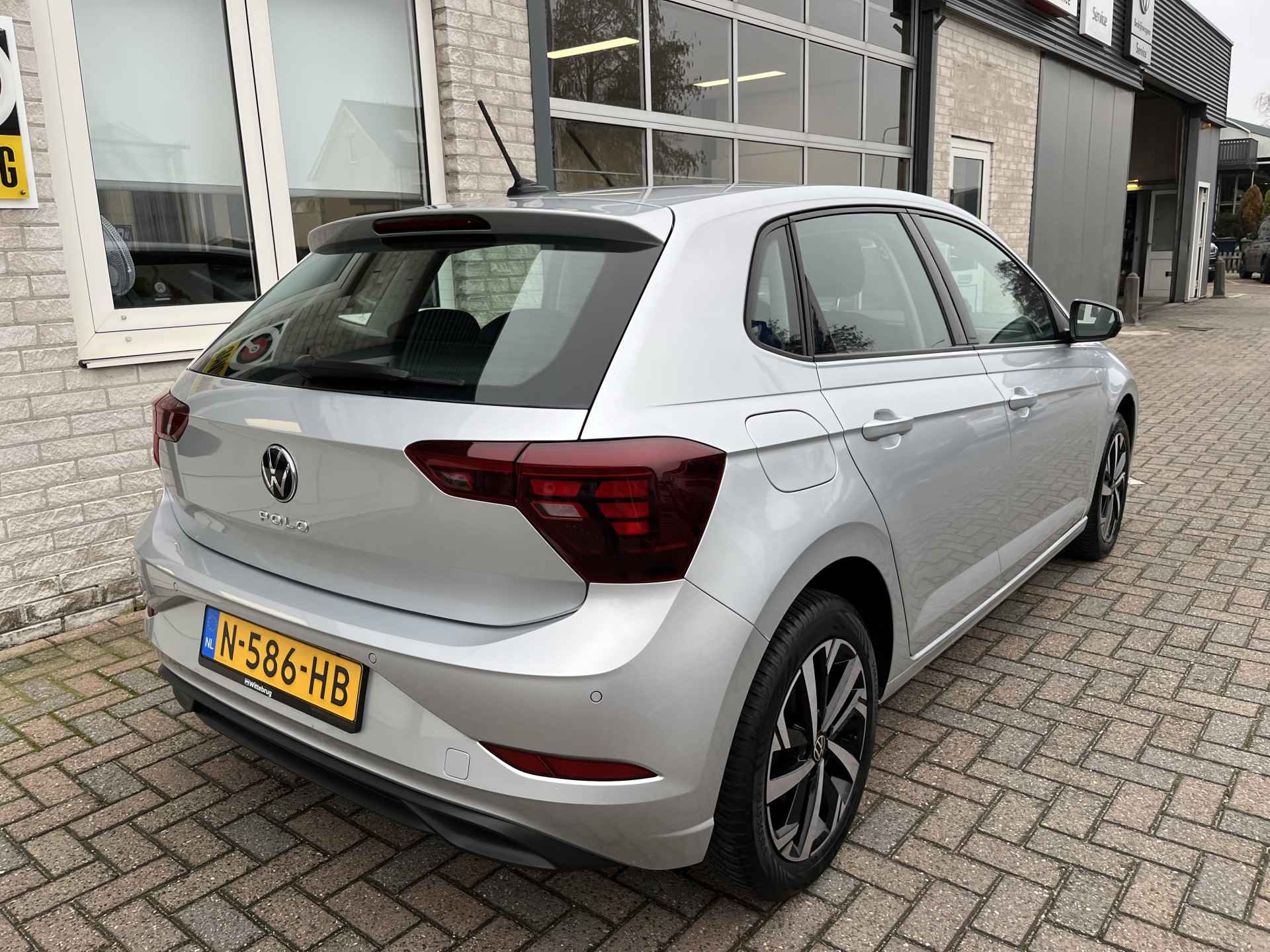 Volkswagen Polo 1.0 TSI Life / ADAPT. CRUISE/ DIGITAL DASH/ PARK. SENSOREN/ NAVI/ APP-CONNECT/ AIRCO/ 16"LMV - 30/35