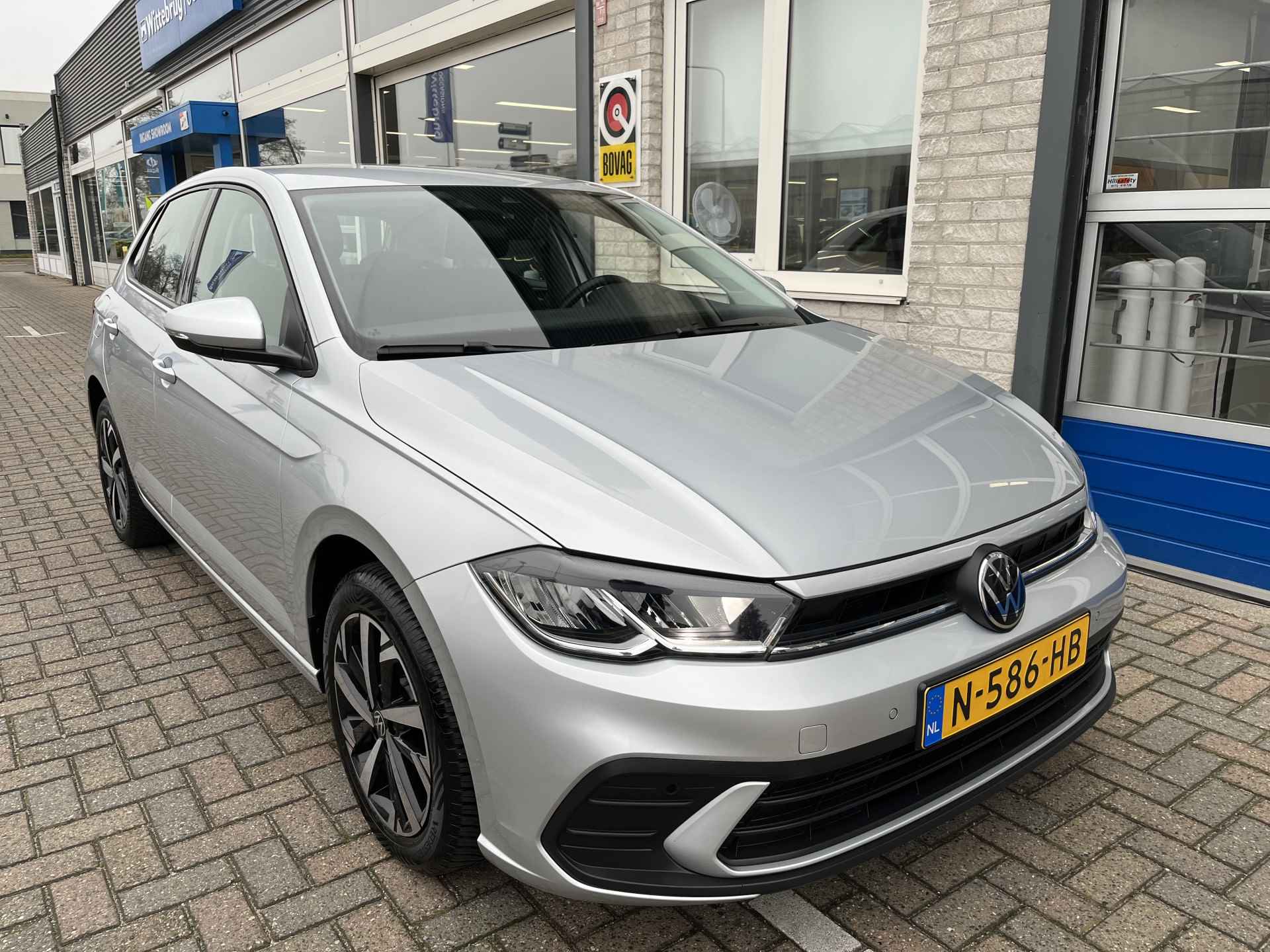 Volkswagen Polo 1.0 TSI Life / ADAPT. CRUISE/ DIGITAL DASH/ PARK. SENSOREN/ NAVI/ APP-CONNECT/ AIRCO/ 16"LMV - 32/35