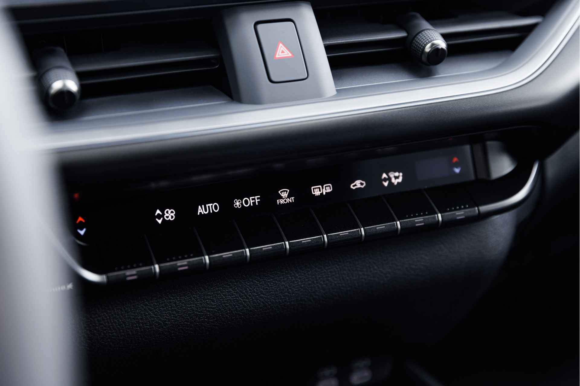 Lexus UX 250h F Sport Design | F-Sport | Stoelverwarming | Apple Carplay | - 8/45