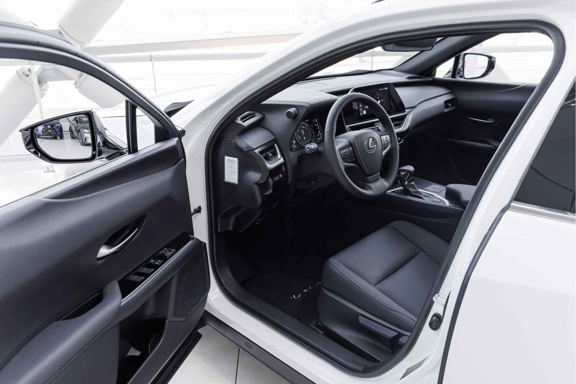 Lexus UX 250h F Sport Design | F-Sport | Stoelverwarming | Apple Carplay | - 12/45