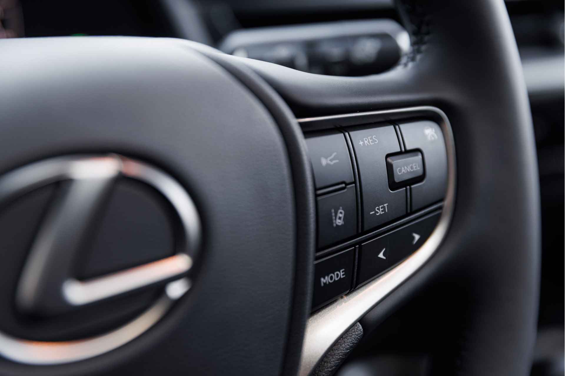 Lexus UX 250h F Sport Design | F-Sport | Stoelverwarming | Apple Carplay | - 15/45
