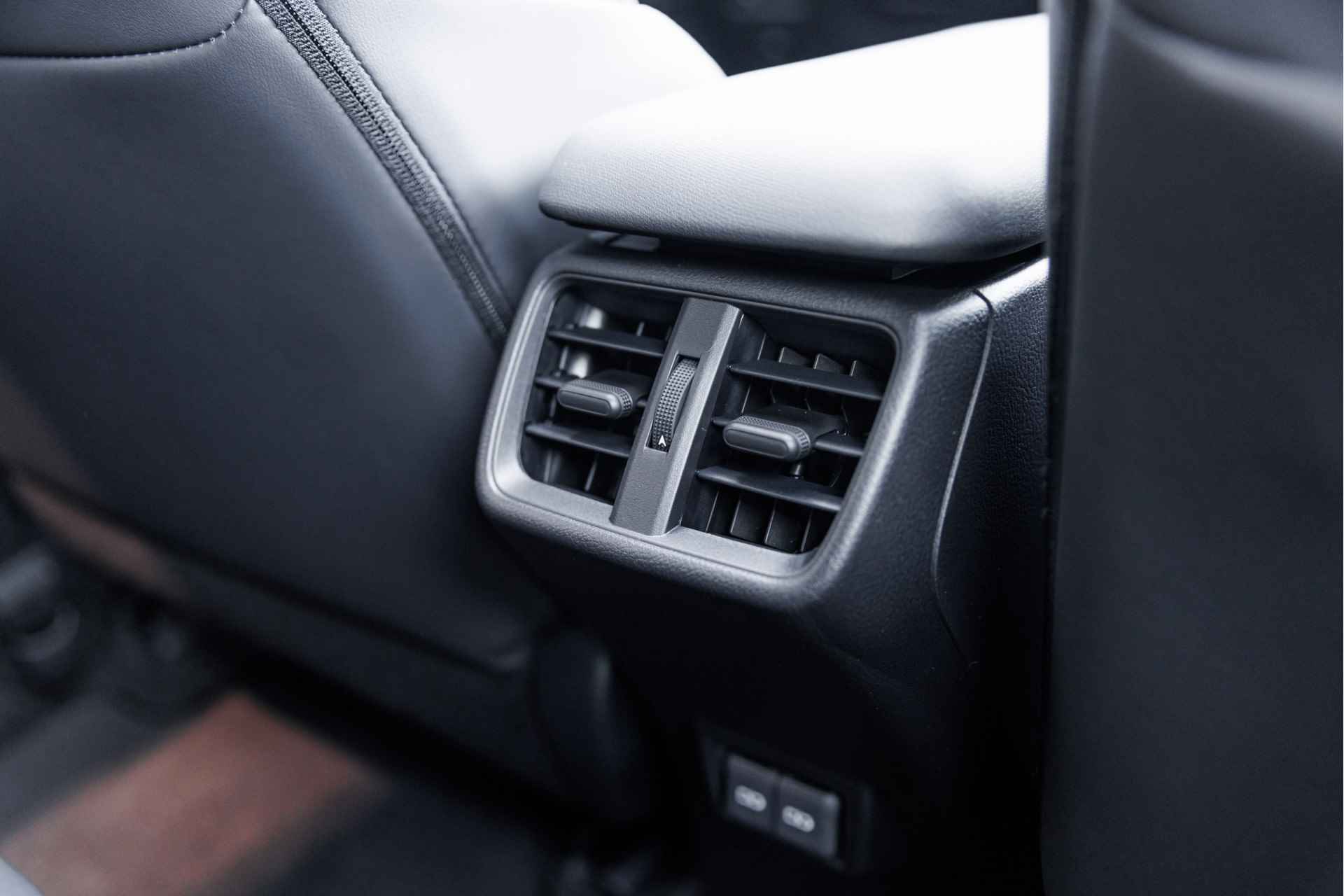 Lexus UX 250h F Sport Design | F-Sport | Stoelverwarming | Apple Carplay | - 31/45