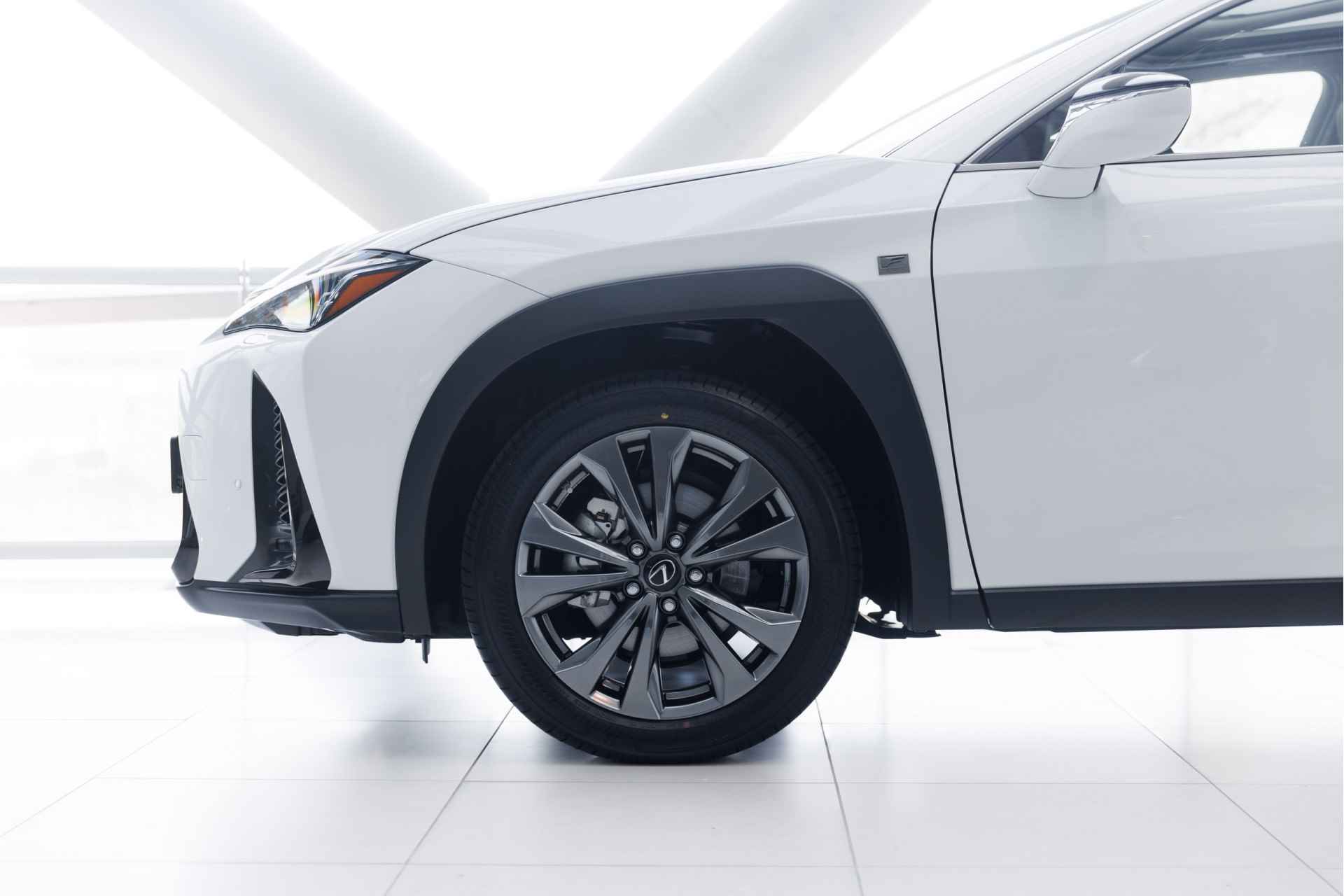 Lexus UX 250h F Sport Design | F-Sport | Stoelverwarming | Apple Carplay | - 35/45