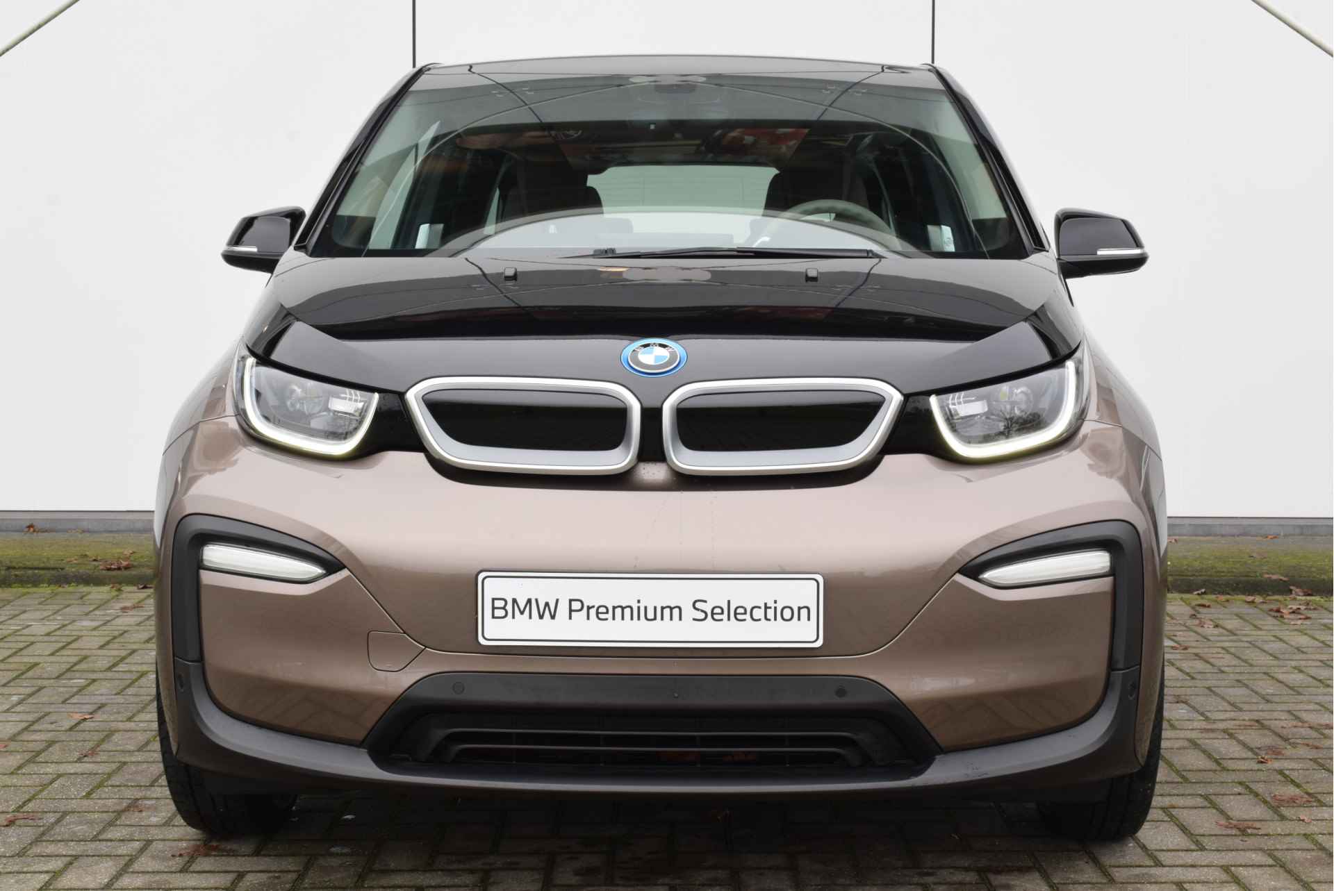 BMW i3 Executive / Achteruitrijcamera / Comfort Access / Navigatie Professional / Park Assistant / Stoelverwarming - 8/23