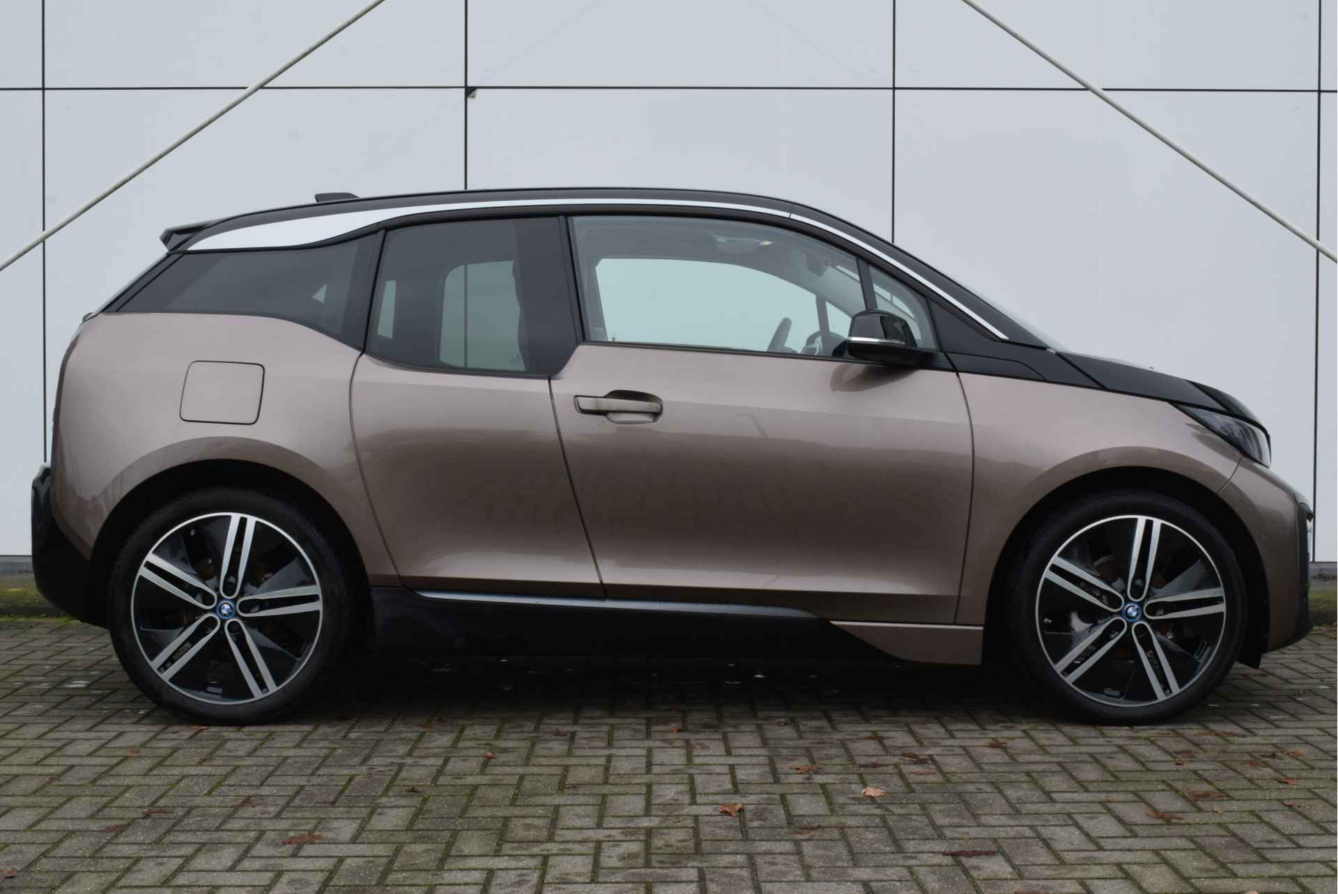 BMW i3 Executive / Achteruitrijcamera / Comfort Access / Navigatie Professional / Park Assistant / Stoelverwarming - 11/23