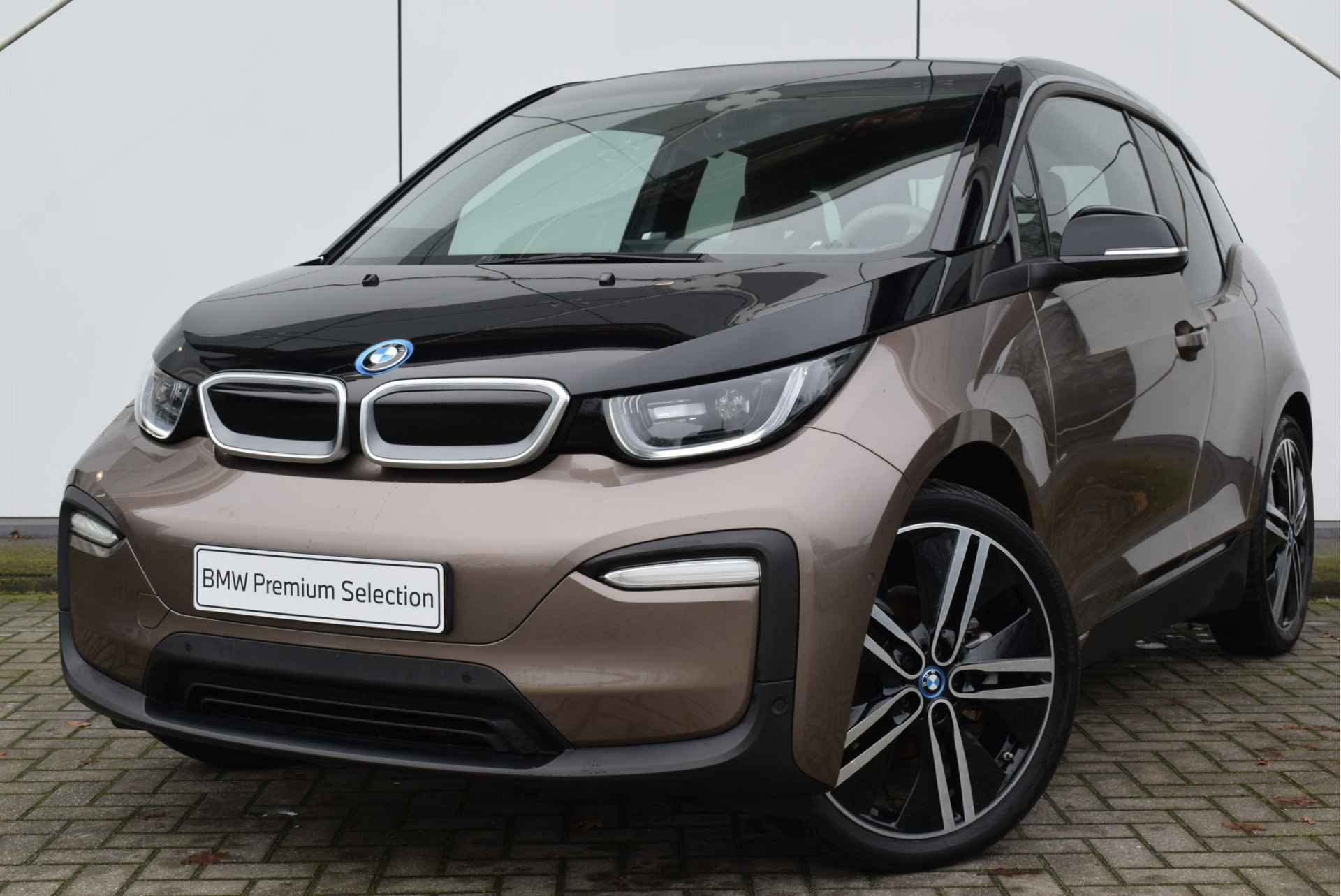 BMW i3 Executive / Achteruitrijcamera / Comfort Access / Navigatie Professional / Park Assistant / Stoelverwarming - 23/23