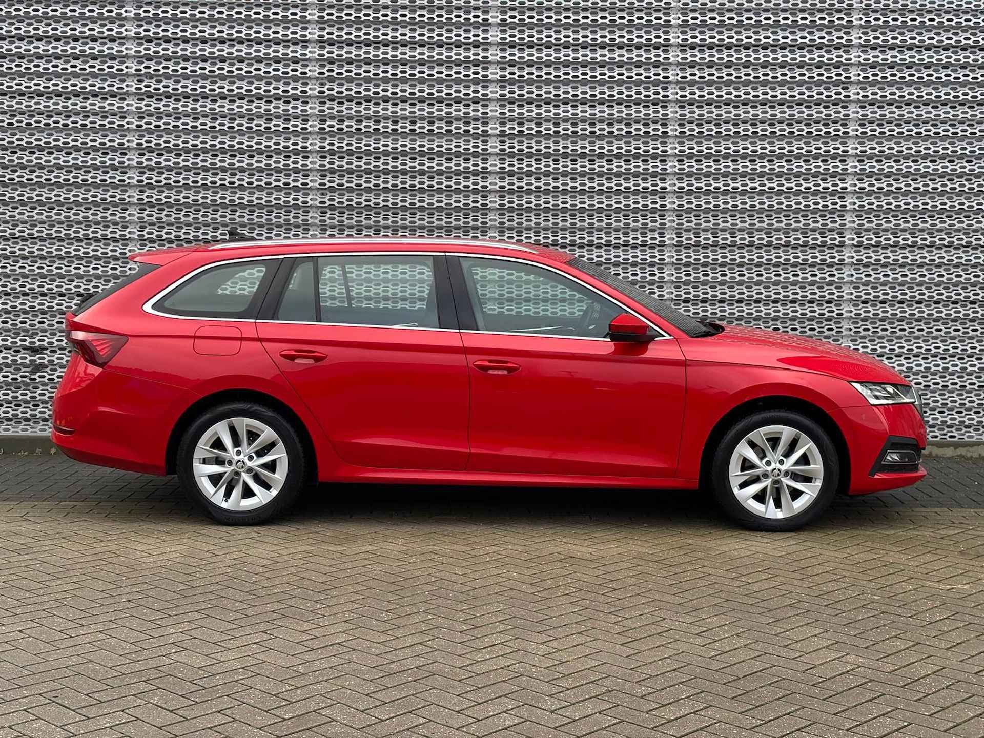 Škoda Octavia Combi 1.5 TSI First Edition / Digitale Cockpit / Stoelverwarming / Keyless Entry-Start / Elektrische Achterklep ** - 9/29