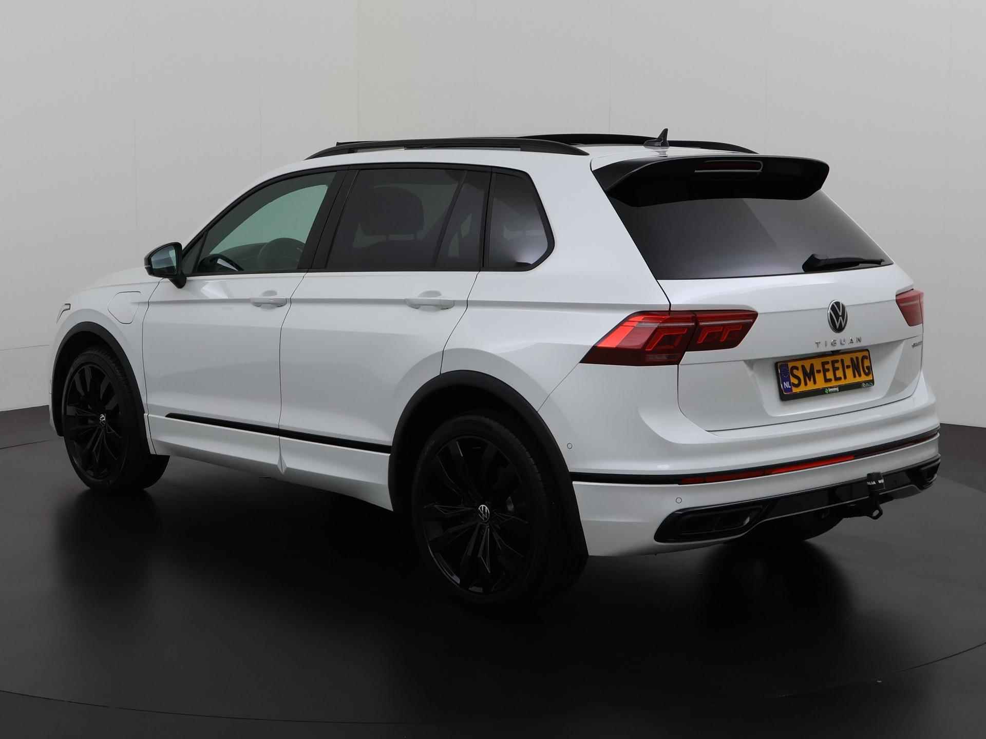 Volkswagen Tiguan 1.4 TSI eHybrid R-Line Black Style | Trekhaak | Leder | Panoramadak | Mem Stoel | Zondag Open! - 6/47