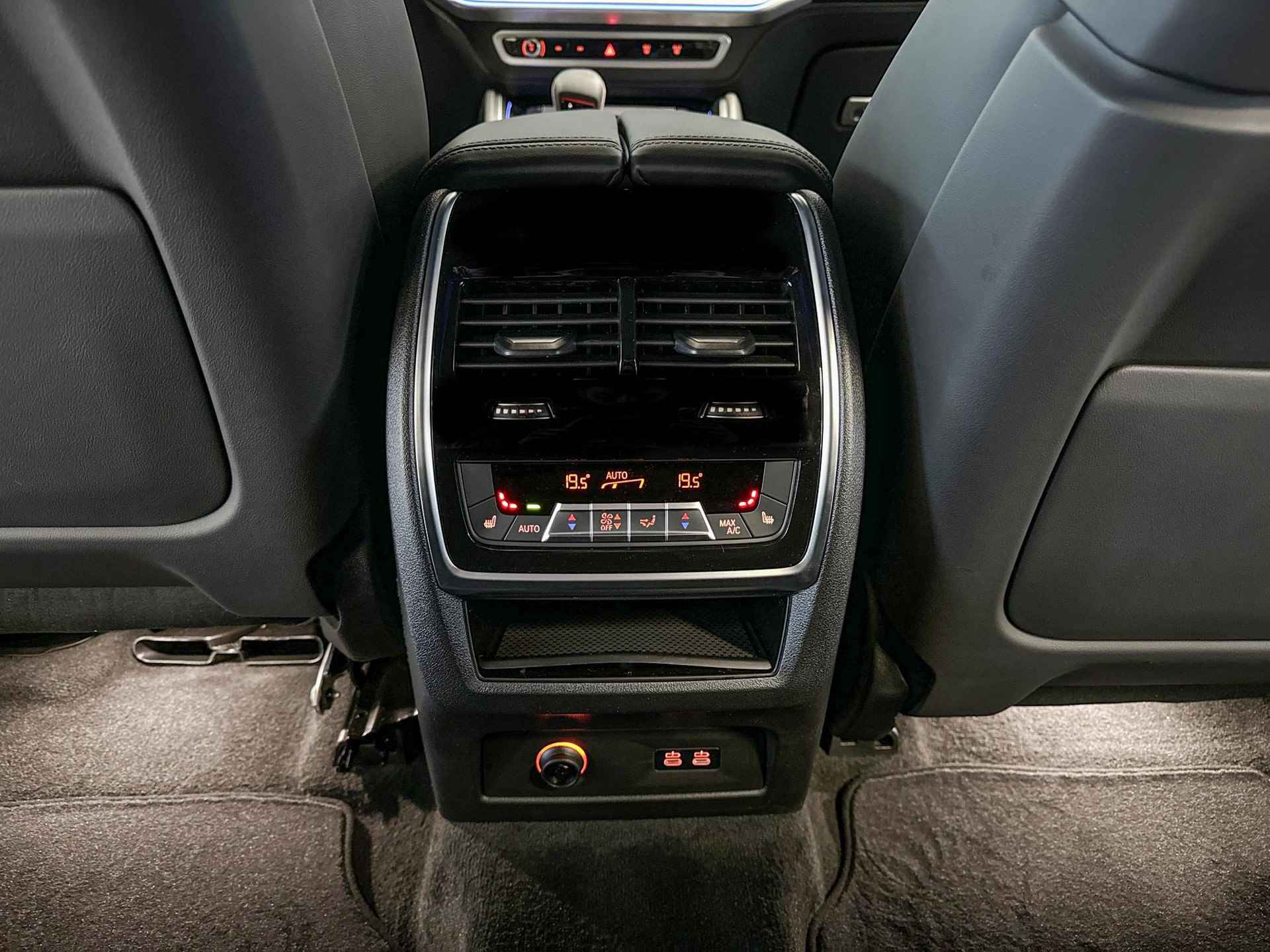 BMW XM PHEV 50e | Driving Assistant Pro | Bowers & Wilkins | Massagestoelen | Trekhaak | - 20/32