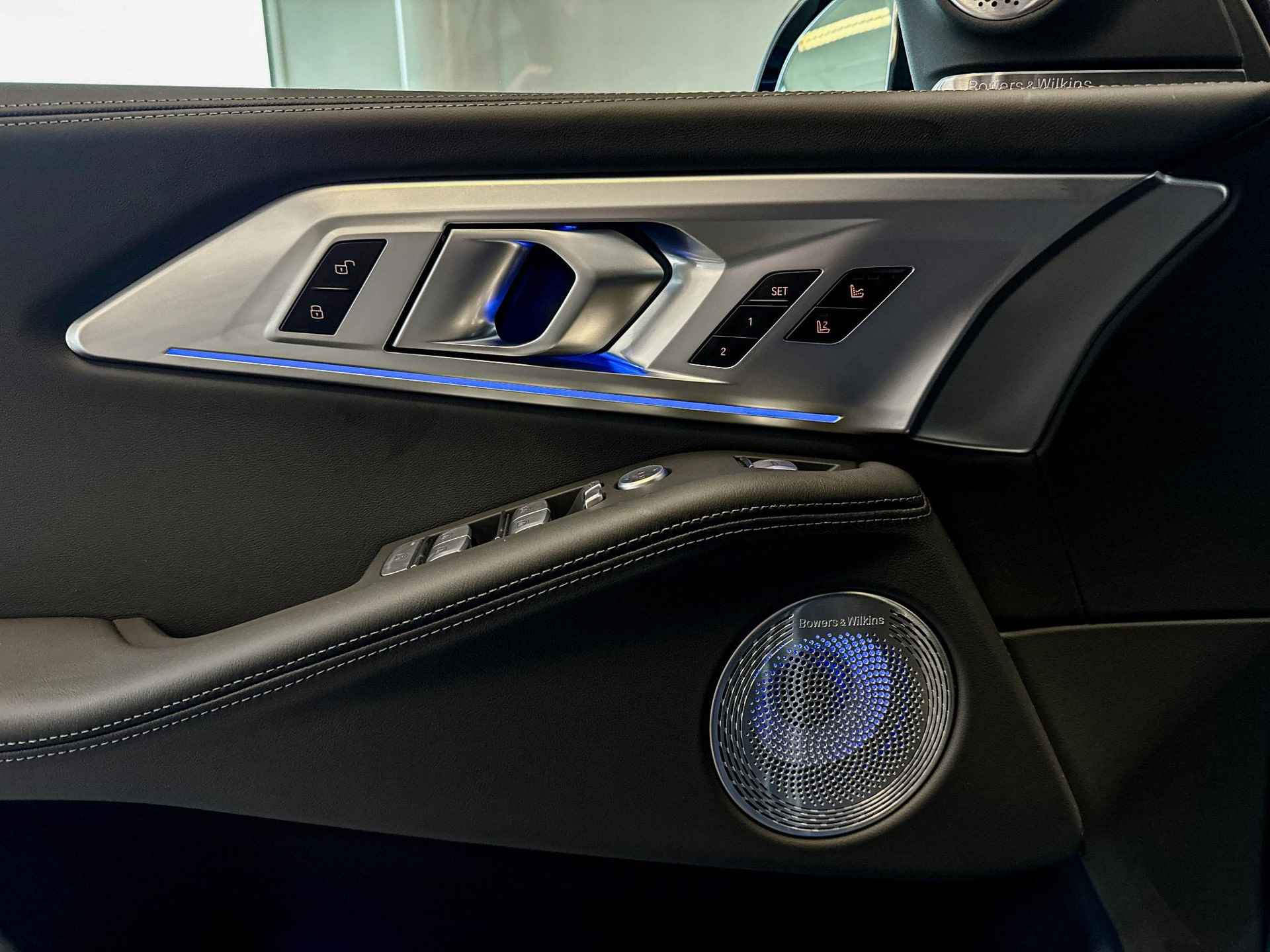 BMW XM PHEV 50e | Driving Assistant Pro | Bowers & Wilkins | Massagestoelen | Trekhaak | - 27/32