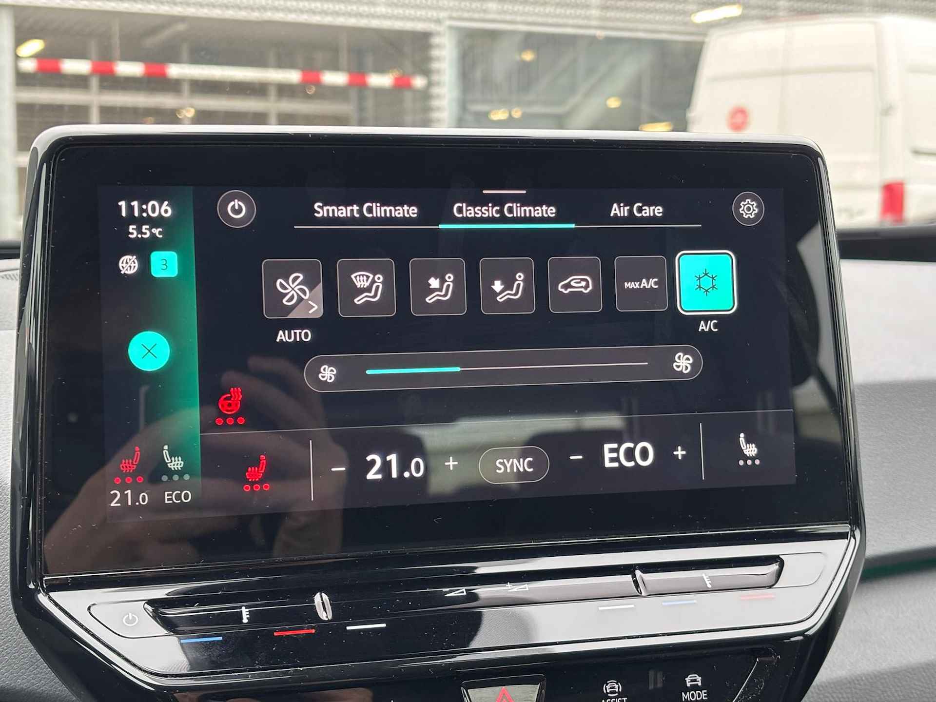 Volkswagen ID.3 Pure 45 kWh 18'' LMV / Digitale Cockpit / Stoel & Stuur Verwarming / LED P4 - 22/28