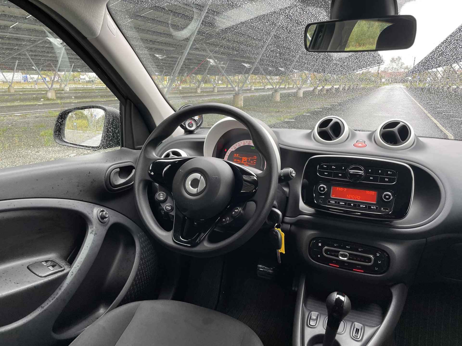 Smart Forfour EQ Comfort 18 kWh | Stoelverwarming | Cruise/climate control | Airco | Radio | - 13/31