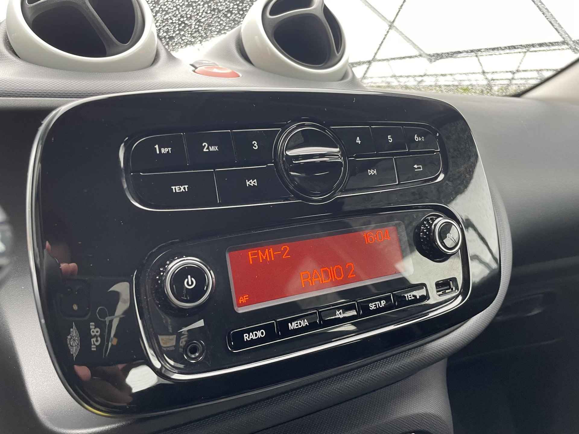Smart Forfour EQ Comfort 18 kWh | Stoelverwarming | Cruise/climate control | Airco | Radio | - 20/31