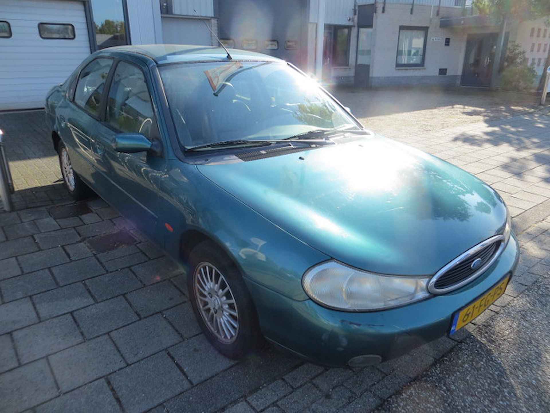 Ford Mondeo 2.0-16V Ghia Platinum nw apk ,prima auto met weinig km,s - 6/15