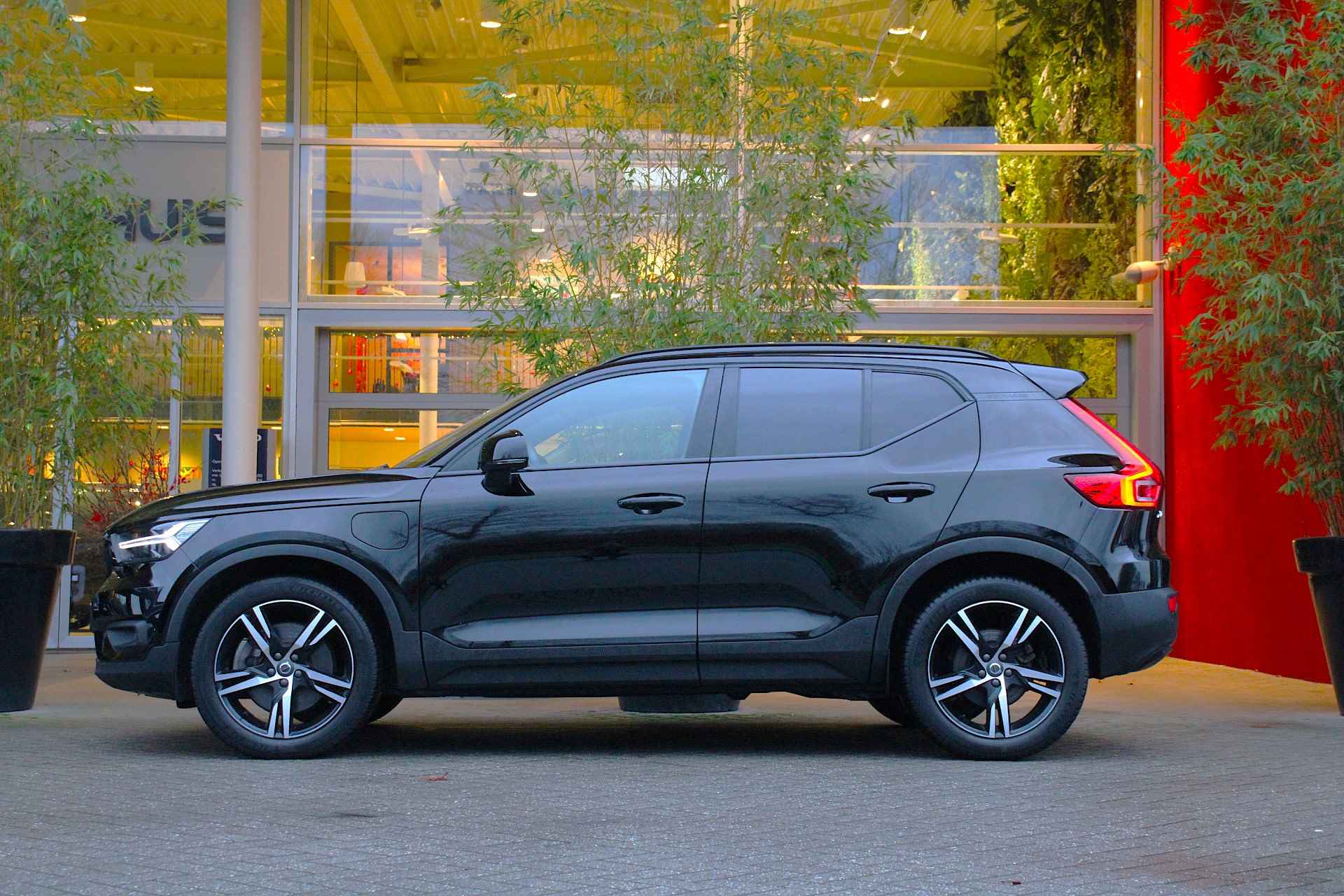 Volvo XC40 T4 Recharge R-Design | Harman/Kardon | Dodehoeksensoren | Achteruitrijcamera | Stuur- en stoelverwarming - 5/22