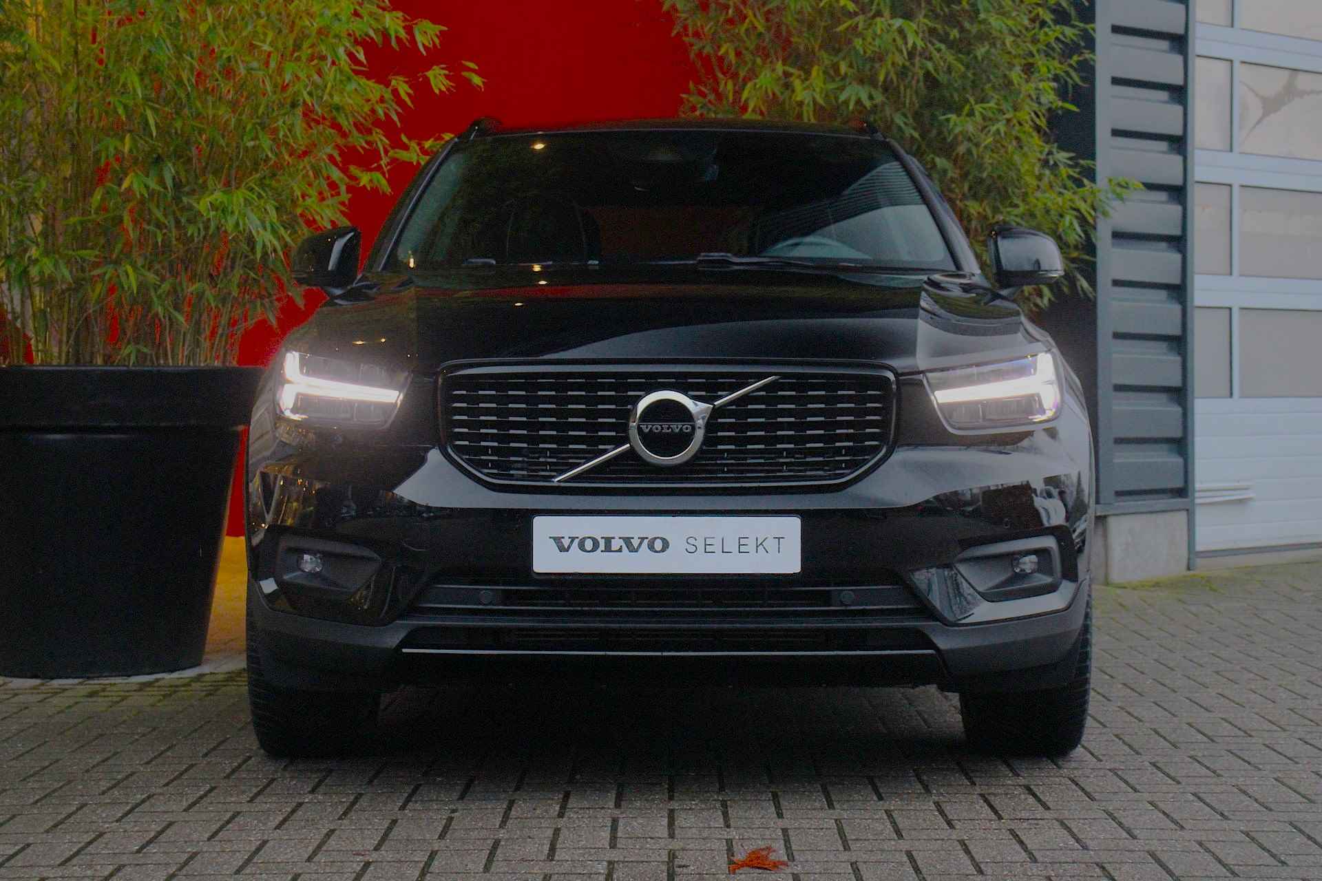 Volvo XC40 T4 Recharge R-Design | Harman/Kardon | Dodehoeksensoren | Achteruitrijcamera | Stuur- en stoelverwarming - 9/22