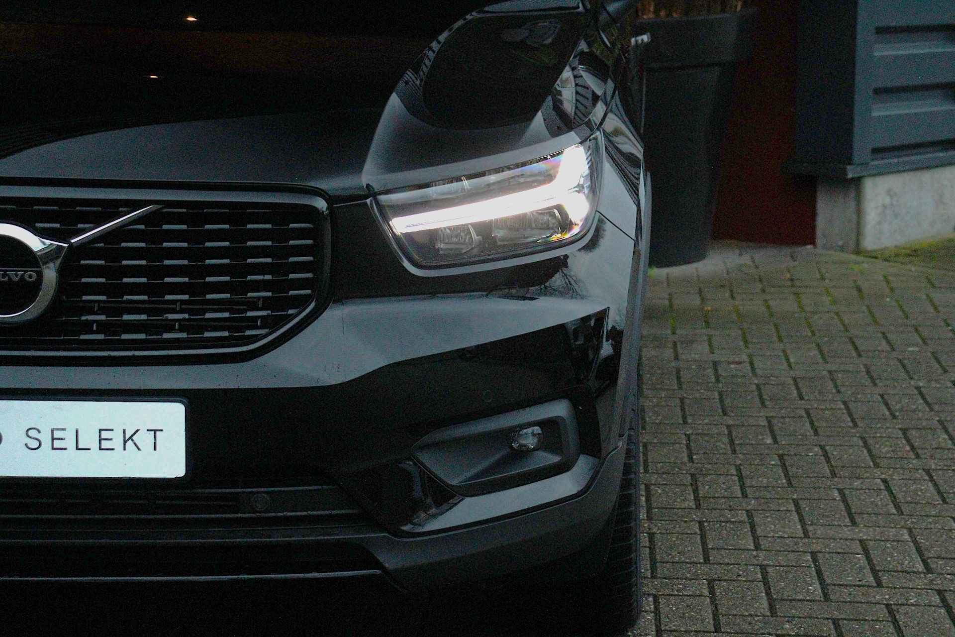 Volvo XC40 T4 Recharge R-Design | Harman/Kardon | Dodehoeksensoren | Achteruitrijcamera | Stuur- en stoelverwarming - 20/22