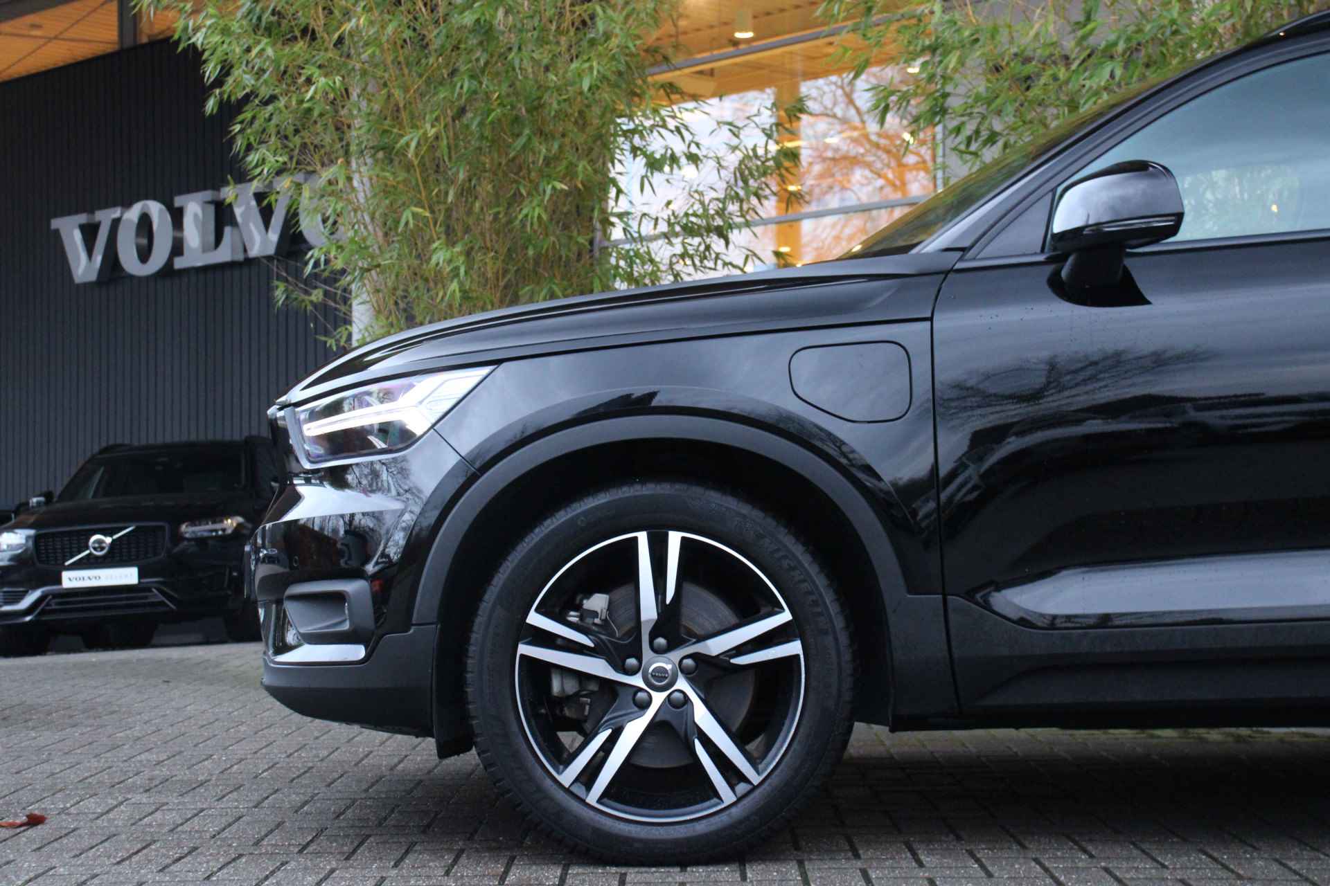 Volvo XC40 T4 Recharge R-Design | Harman/Kardon | Dodehoeksensoren | Achteruitrijcamera | Stuur- en stoelverwarming - 21/22