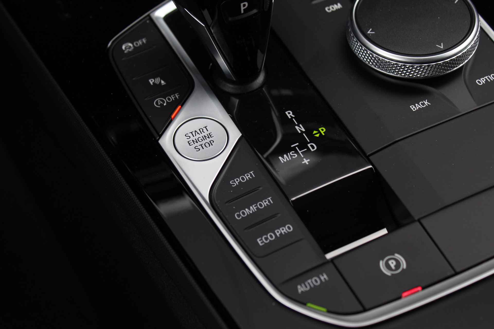 BMW 1-serie 120i High Executive M Sport Automaat / Panoramadak / Trekhaak / 	Adaptieve LED / Active Cruise Control / M Sportstoelen / M Sportonderstel / Comfort Access - 22/35
