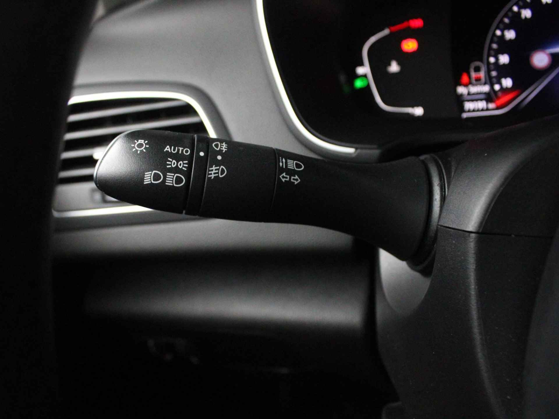Renault Mégane Estate 1.3 TCe 140 EDC Intens | Automaat | Climate | PDC V+A | Navigatie | Geen Import! - 25/46