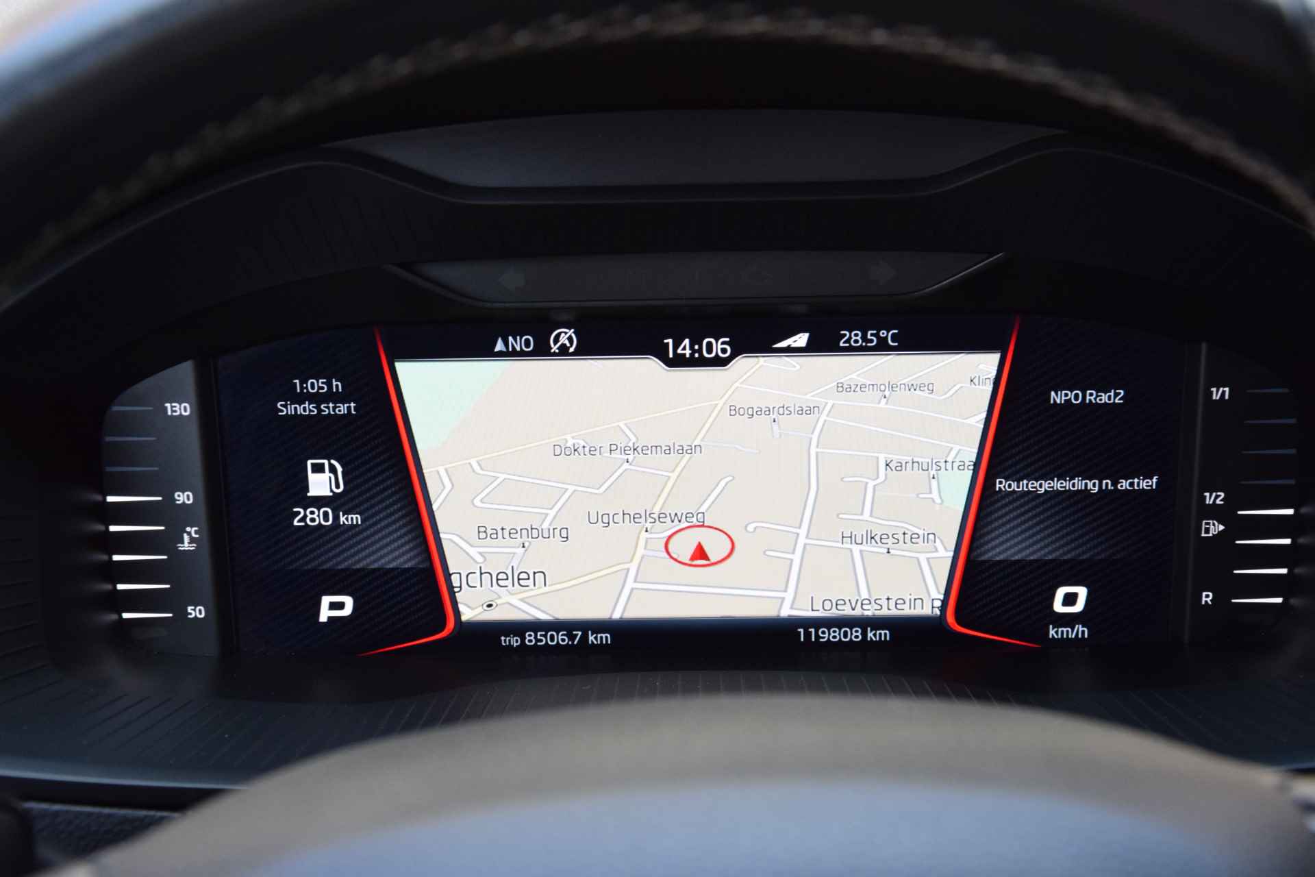 Škoda Karoq 1.5 TSI ACT Sportline Business DSG Automaat | Org. NL | BOVAG Garantie | Navigatie | Virtual Cockpit | Achteruitrijcamera | 18'' Velgen | Full LED | Carplay | DAB | Keyless Entry&GO | - 15/40