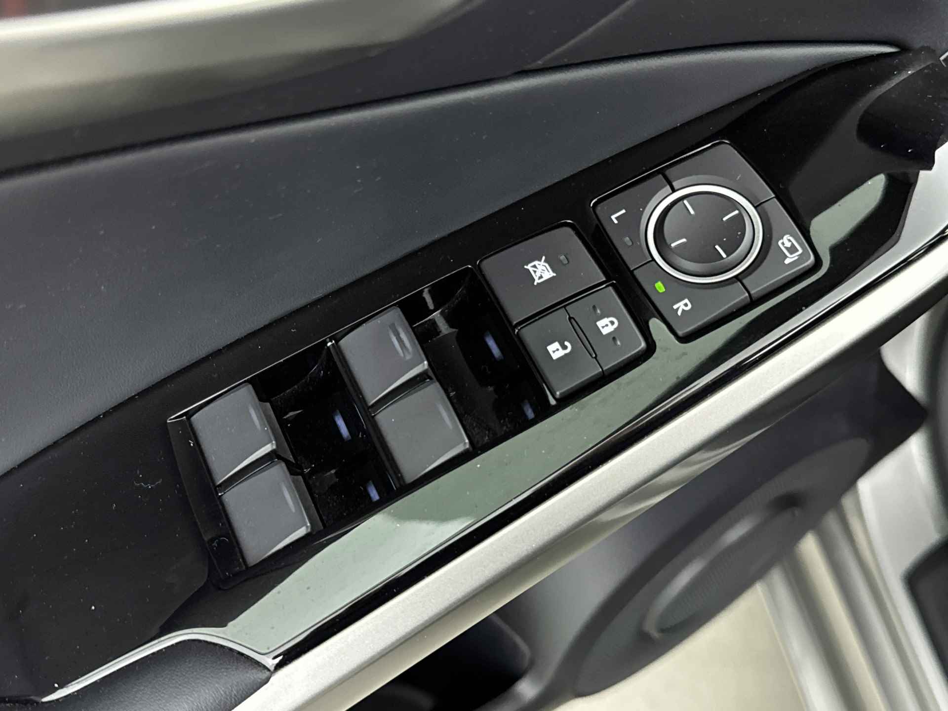 Lexus IS 300h Hybrid Business Line | Navigatie | Schuif/kanteldak | LM velgen | Cruise Control | - 31/40