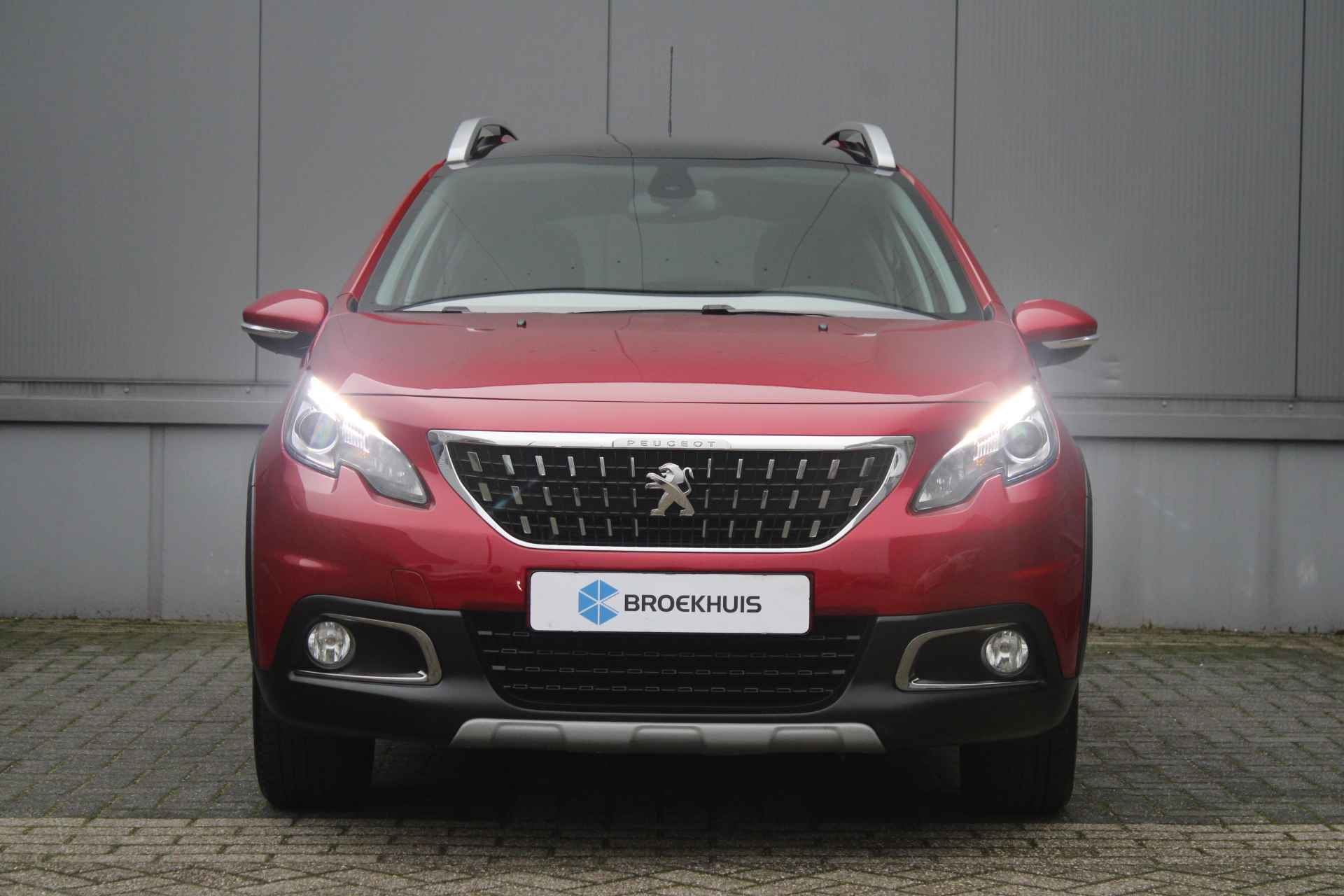 Peugeot 2008 1.2 Turbo 110-PK Allure NAVI | CAMERA | PANORAMADAK | TREKHAAK | CLIMATE CONTROL - 8/27