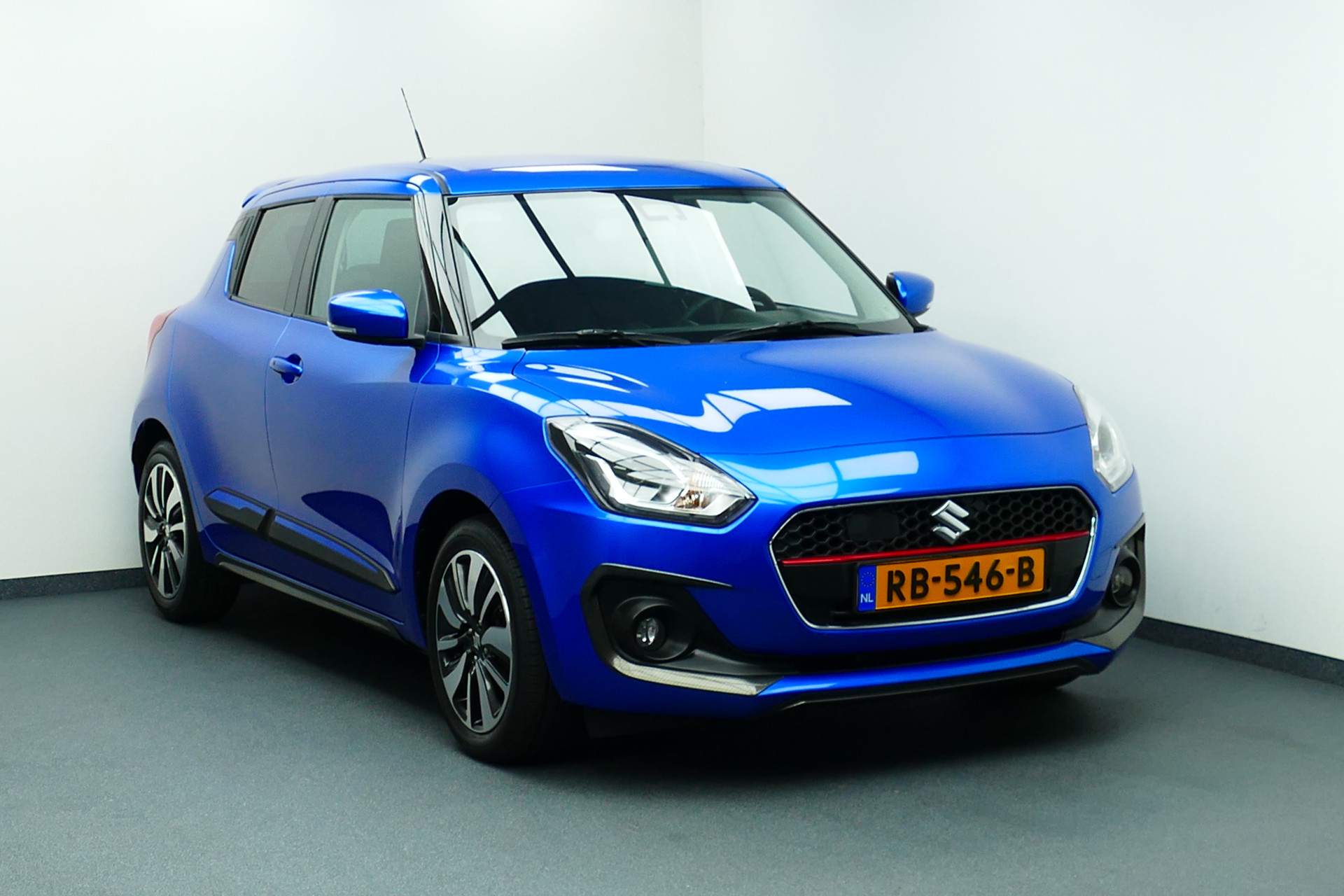 Suzuki Swift 1.0 Stijl Smart Hybrid. Clima, Cruise, Camera, Led Koplampen, Afn Haak 1000kg