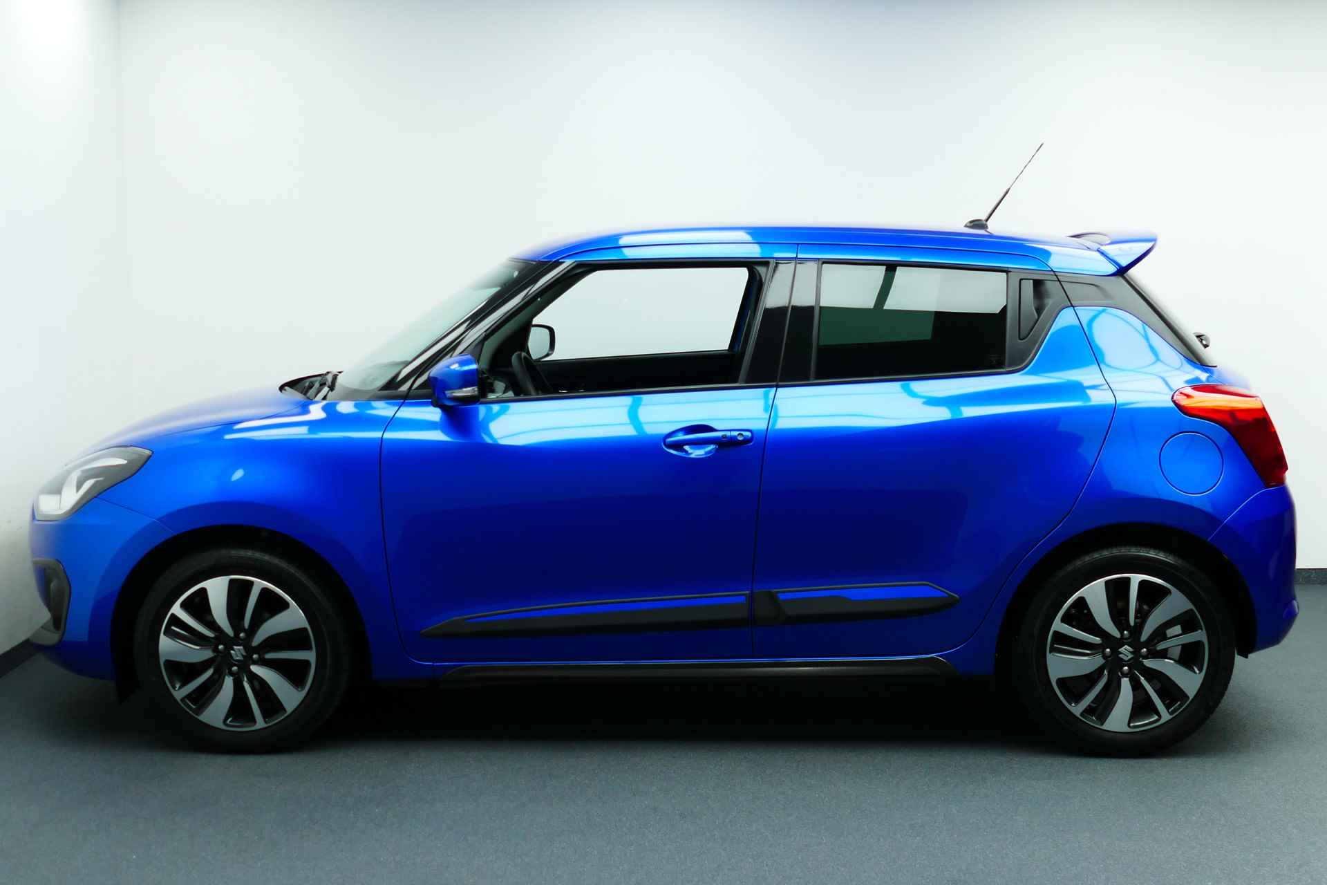 Suzuki Swift 1.0 Stijl Smart Hybrid. Clima, Cruise, Camera, Led Koplampen, Afn Haak 1000kg - 10/39