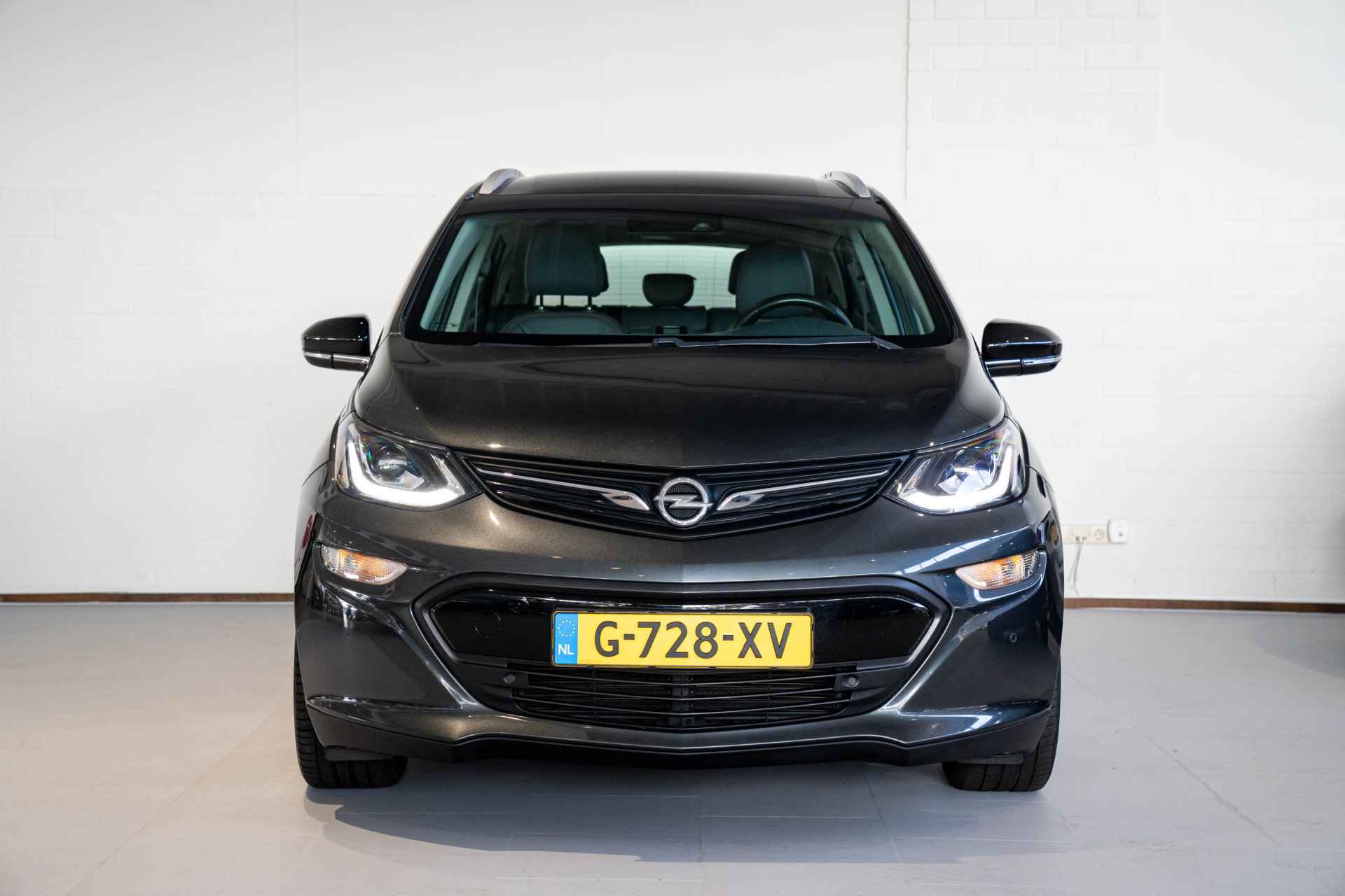 Opel Ampera-E Business executive 60 kWh | Leder | Camera | Apple Carplay & Android Auto | Stoel en stuurverwarming | - 2/36