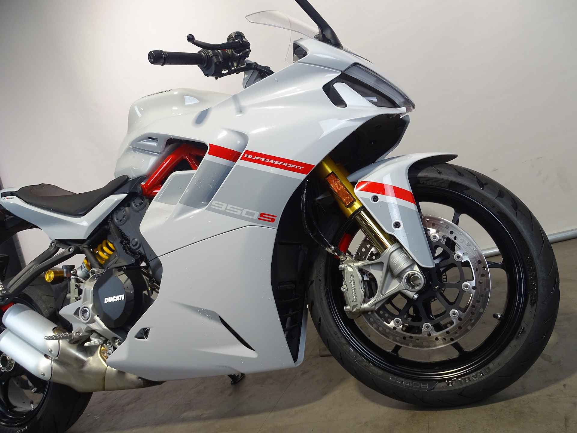 Ducati SUPERSPORT 950 S - 2/8