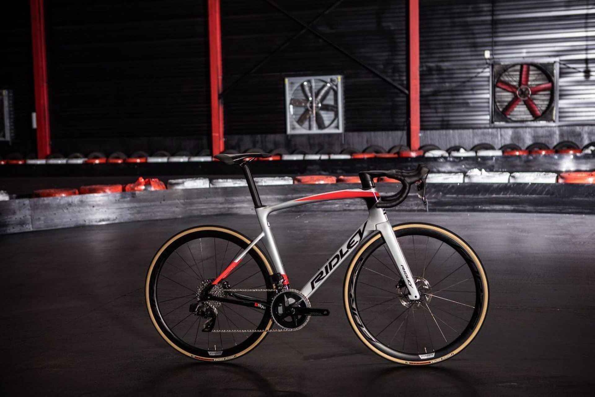 Ridley NOAH FAST DISC RIVAL Heren METALLIC SILVER 54cm M 2024