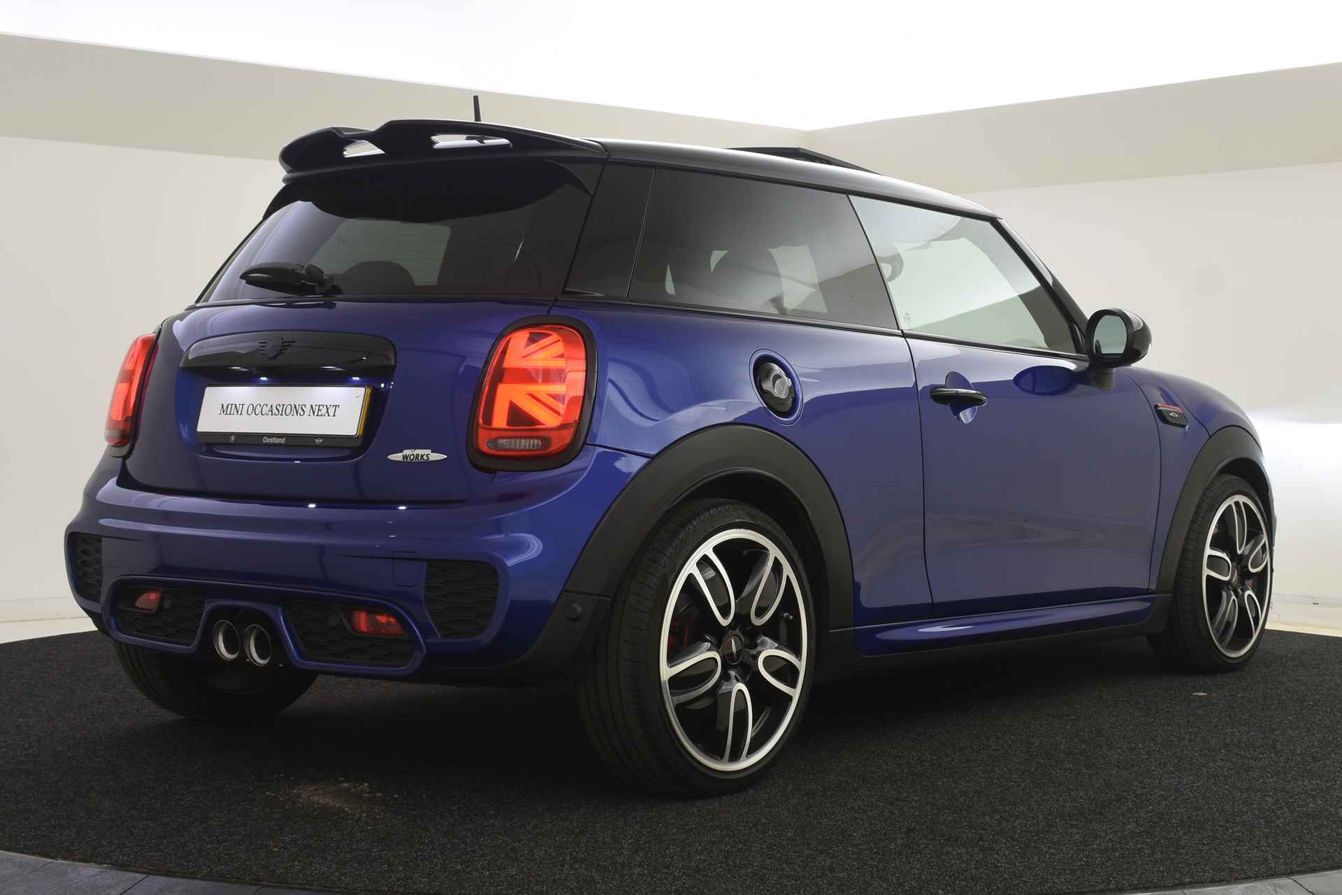 MINI Hatchback JCW Chili Automaat / Panoramadak / JCW Sportstoelen  Active Cruise Control / Achteruitrijcamera / Head-Up / LED / Park Assistant - 3/40