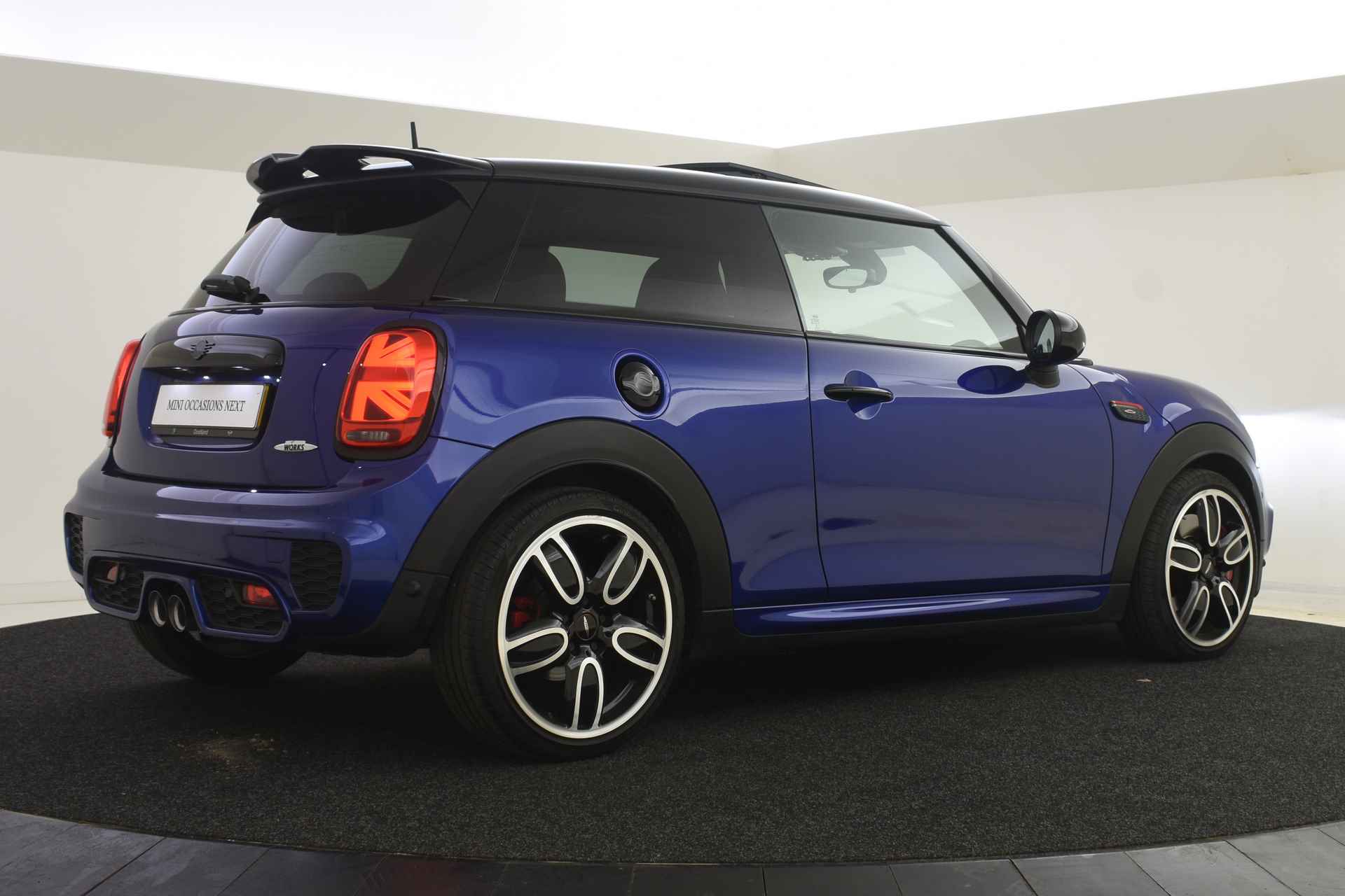 MINI Hatchback JCW Chili Automaat / Panoramadak / JCW Sportstoelen  Active Cruise Control / Achteruitrijcamera / Head-Up / LED / Park Assistant - 14/40