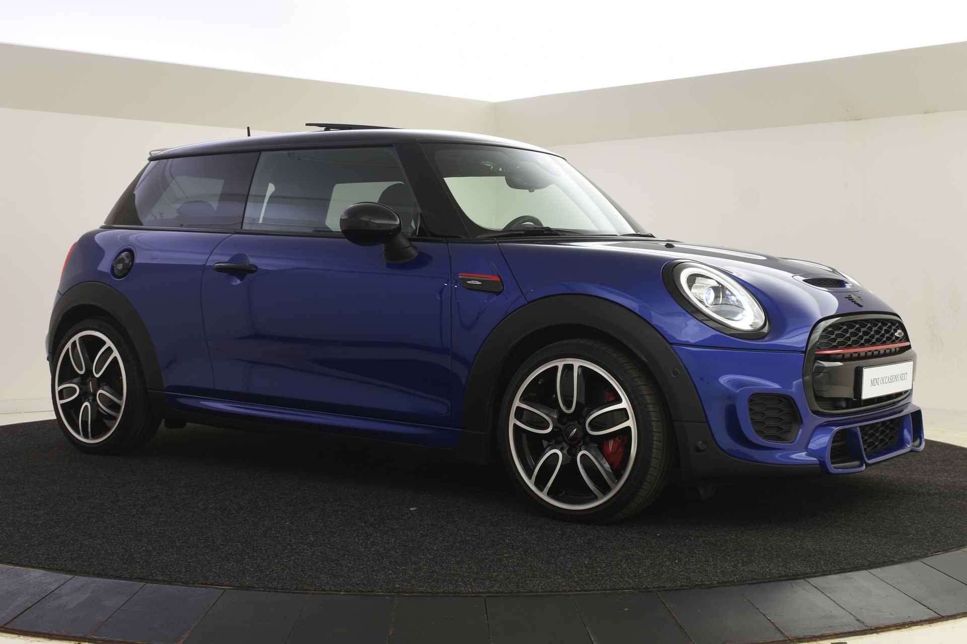 MINI Hatchback JCW Chili Automaat / Panoramadak / JCW Sportstoelen  Active Cruise Control / Achteruitrijcamera / Head-Up / LED / Park Assistant - 23/40