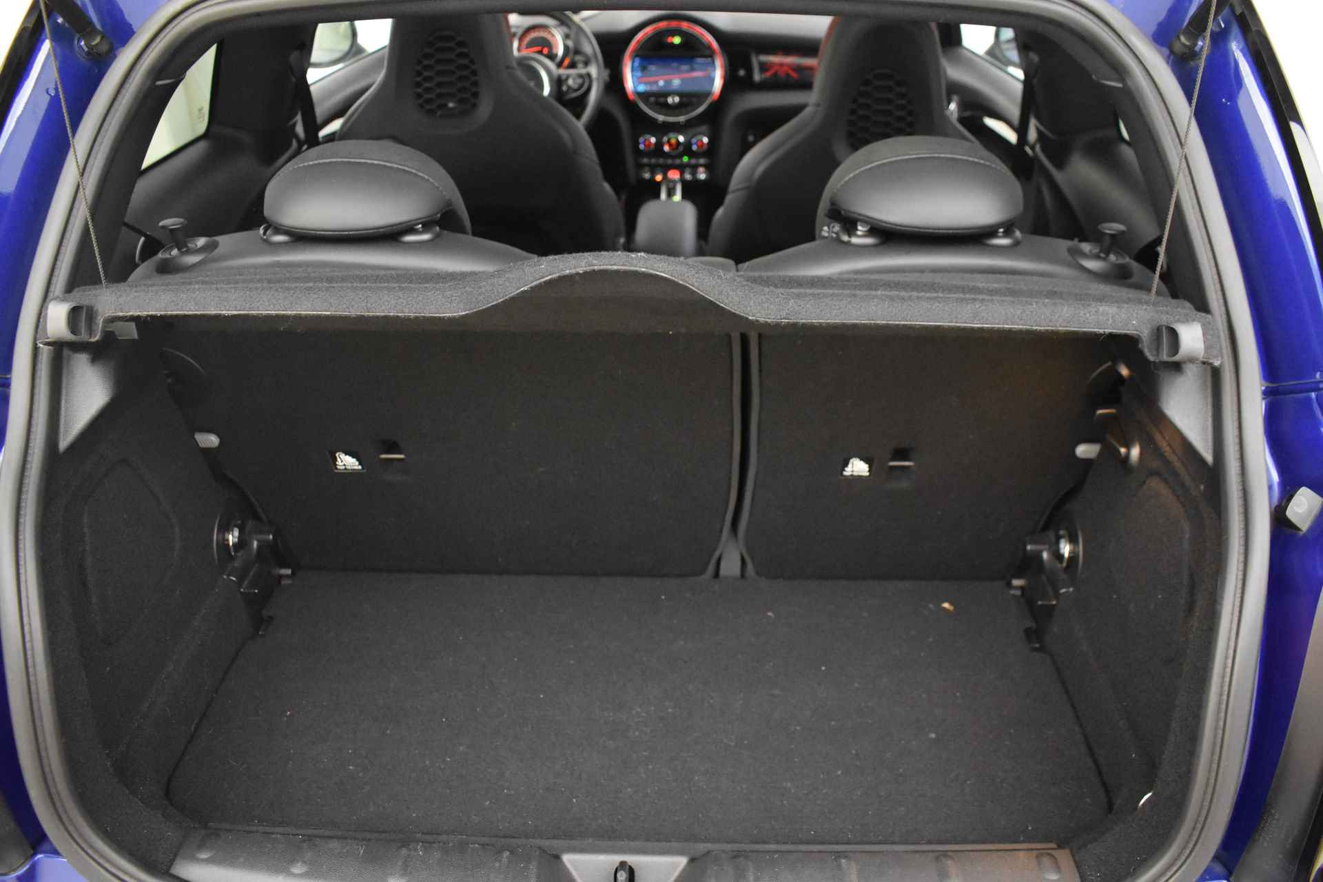 MINI Hatchback JCW Chili Automaat / Panoramadak / JCW Sportstoelen  Active Cruise Control / Achteruitrijcamera / Head-Up / LED / Park Assistant - 29/40