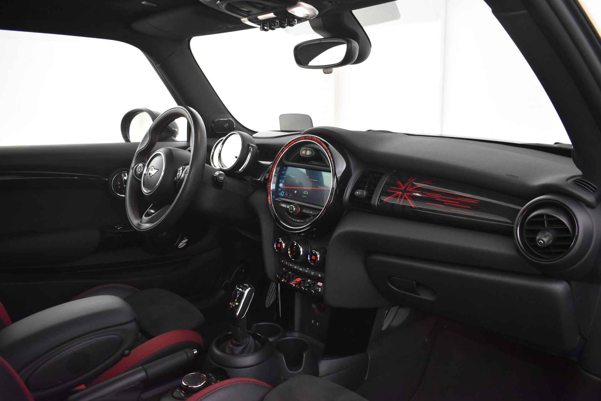 MINI Hatchback JCW Chili Automaat / Panoramadak / JCW Sportstoelen  Active Cruise Control / Achteruitrijcamera / Head-Up / LED / Park Assistant - 32/40