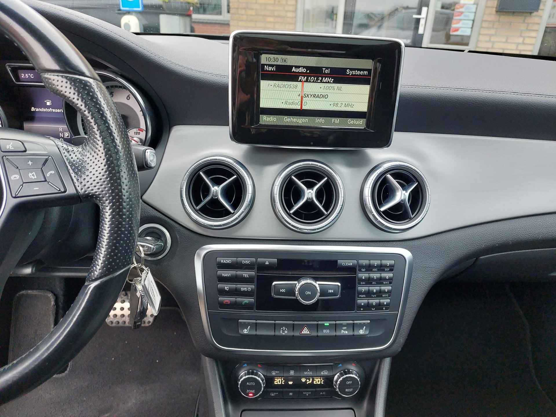 Mercedes-Benz CLA-klasse 200 Prestige | Pano | Xenon | Leer | NAP - 29/38