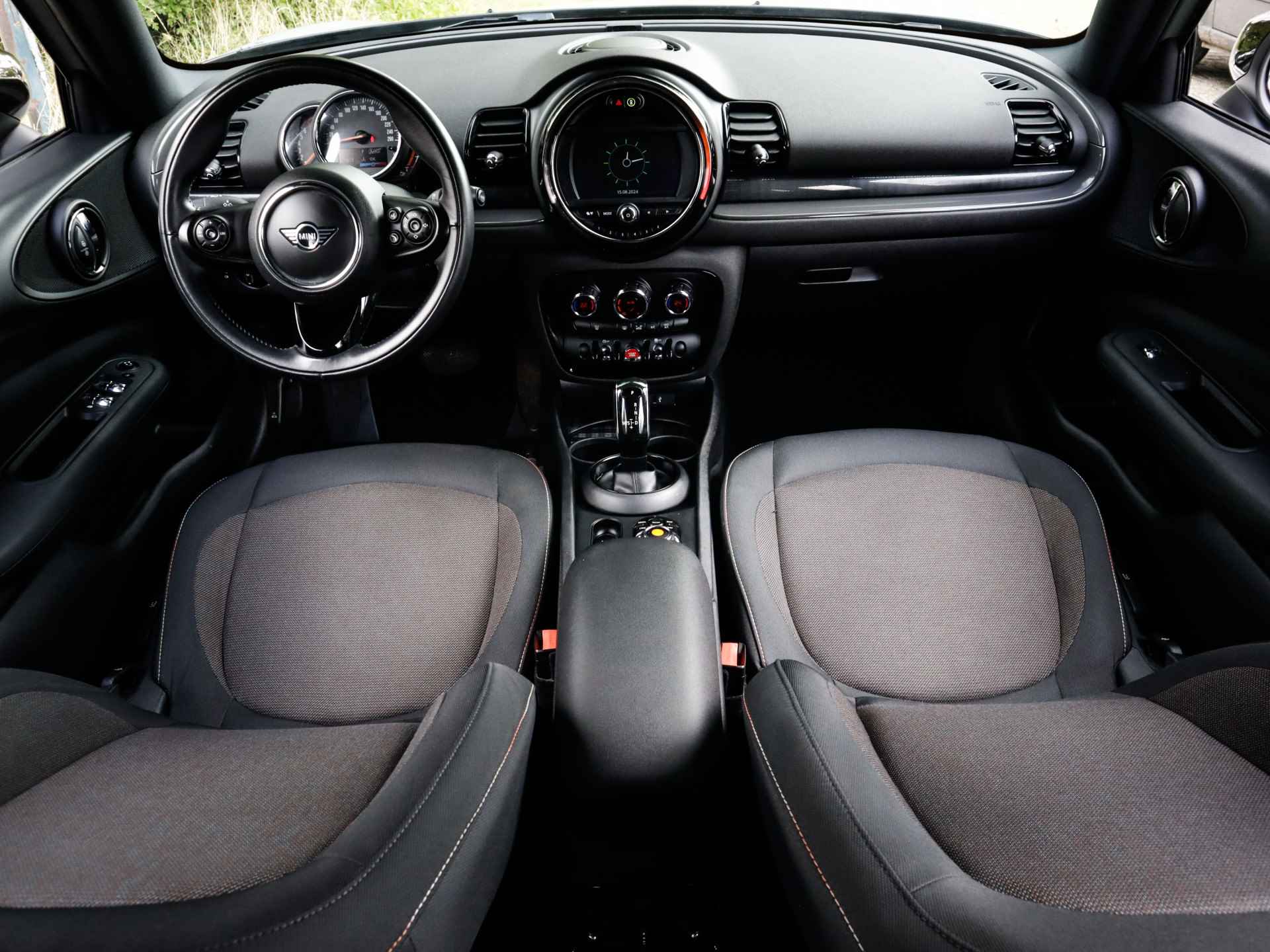 MINI Clubman 1.5 Cooper Business Edition (136 PK) 2e-Eig, Keurig-Onderh, 12-Mnd-BOVAG, NL-Auto, Alarm-Klasse-3, Airco, Navigatie, Cruisecontrol, Licht-Zicht-Pakket, Parkeersensoren-V+A, Bluetooth, Lm-Velgen-17Inch, Privacy-Glas - 3/36