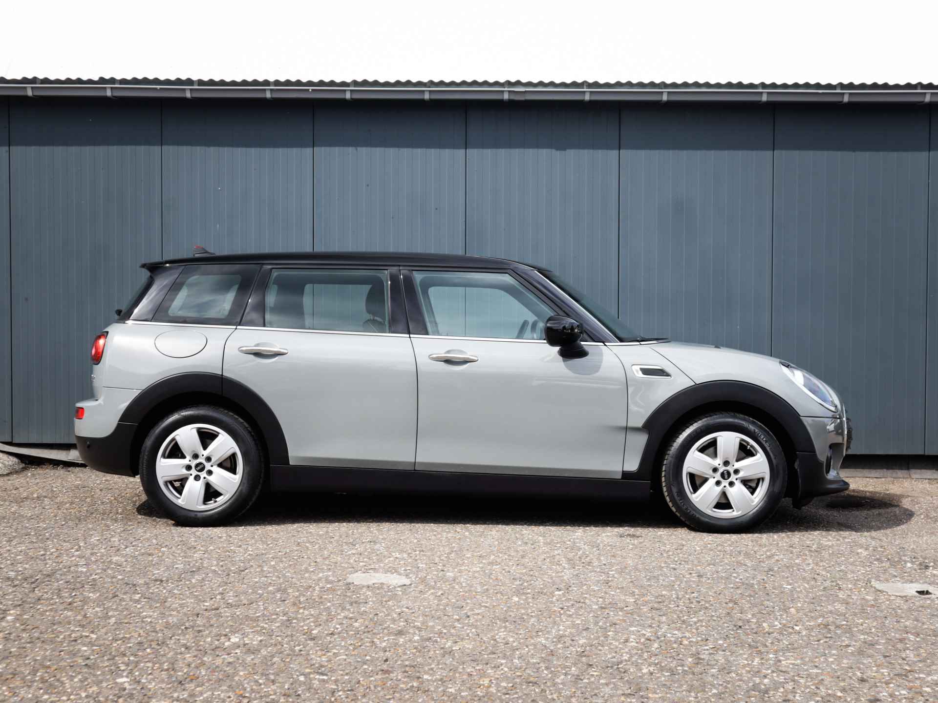 MINI Clubman 1.5 Cooper Business Edition (136 PK) 2e-Eig, Keurig-Onderh, 12-Mnd-BOVAG, NL-Auto, Alarm-Klasse-3, Airco, Navigatie, Cruisecontrol, Licht-Zicht-Pakket, Parkeersensoren-V+A, Bluetooth, Lm-Velgen-17Inch, Privacy-Glas - 6/36