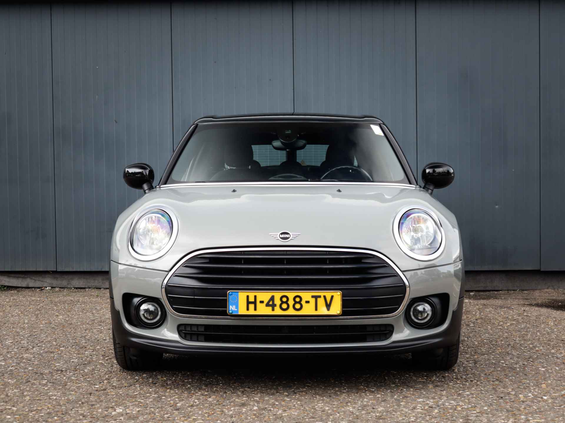 MINI Clubman 1.5 Cooper Business Edition (136 PK) 2e-Eig, Keurig-Onderh, 12-Mnd-BOVAG, NL-Auto, Alarm-Klasse-3, Airco, Navigatie, Cruisecontrol, Licht-Zicht-Pakket, Parkeersensoren-V+A, Bluetooth, Lm-Velgen-17Inch, Privacy-Glas - 30/36